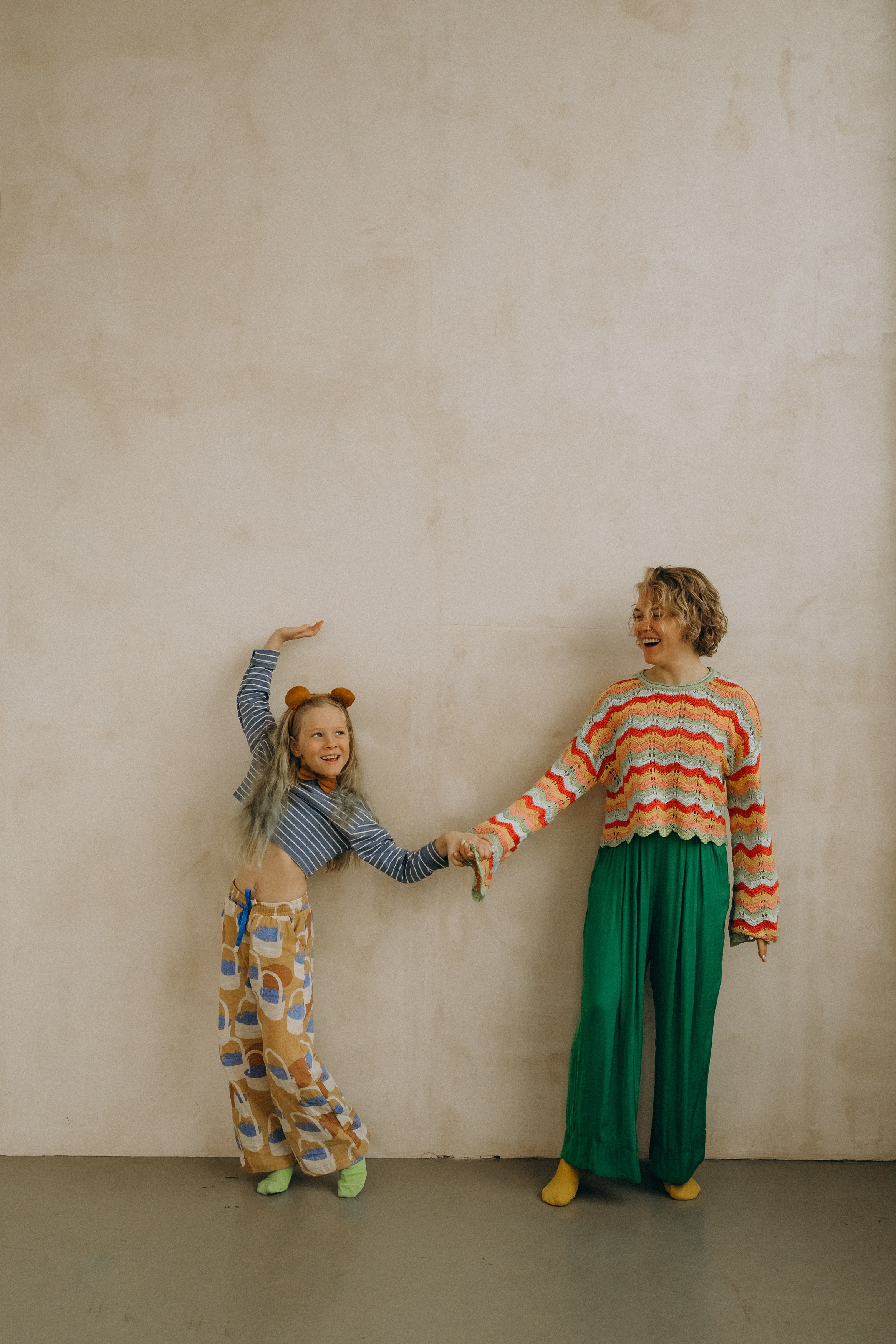 Катя, Лида, Вольт. Главная