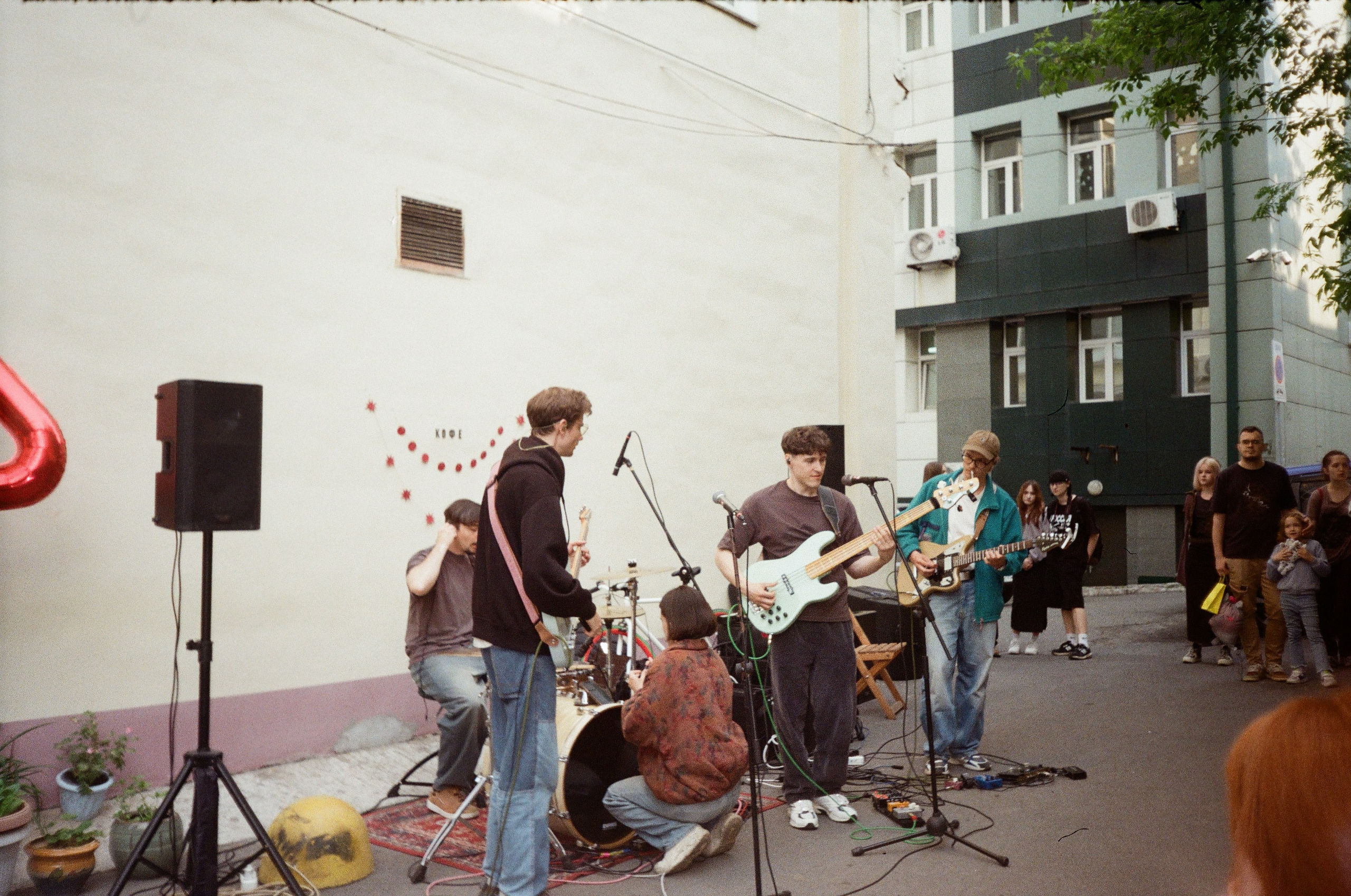 Плёнка весна-лето 2025. Ирина Чернова — портретный фотограф и маркетолог из Владивостока