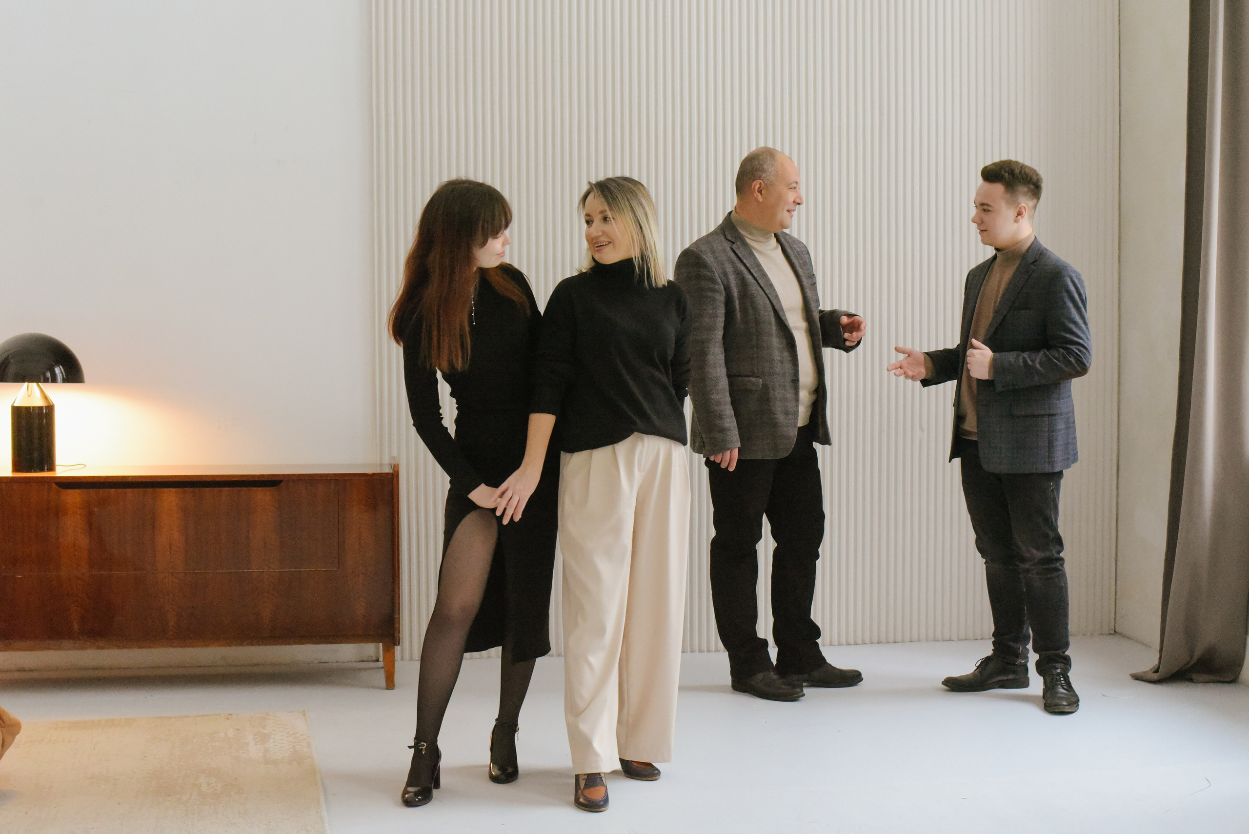 Молодые родители и взрослые дети. Фотограф Лола Волна, город Москва