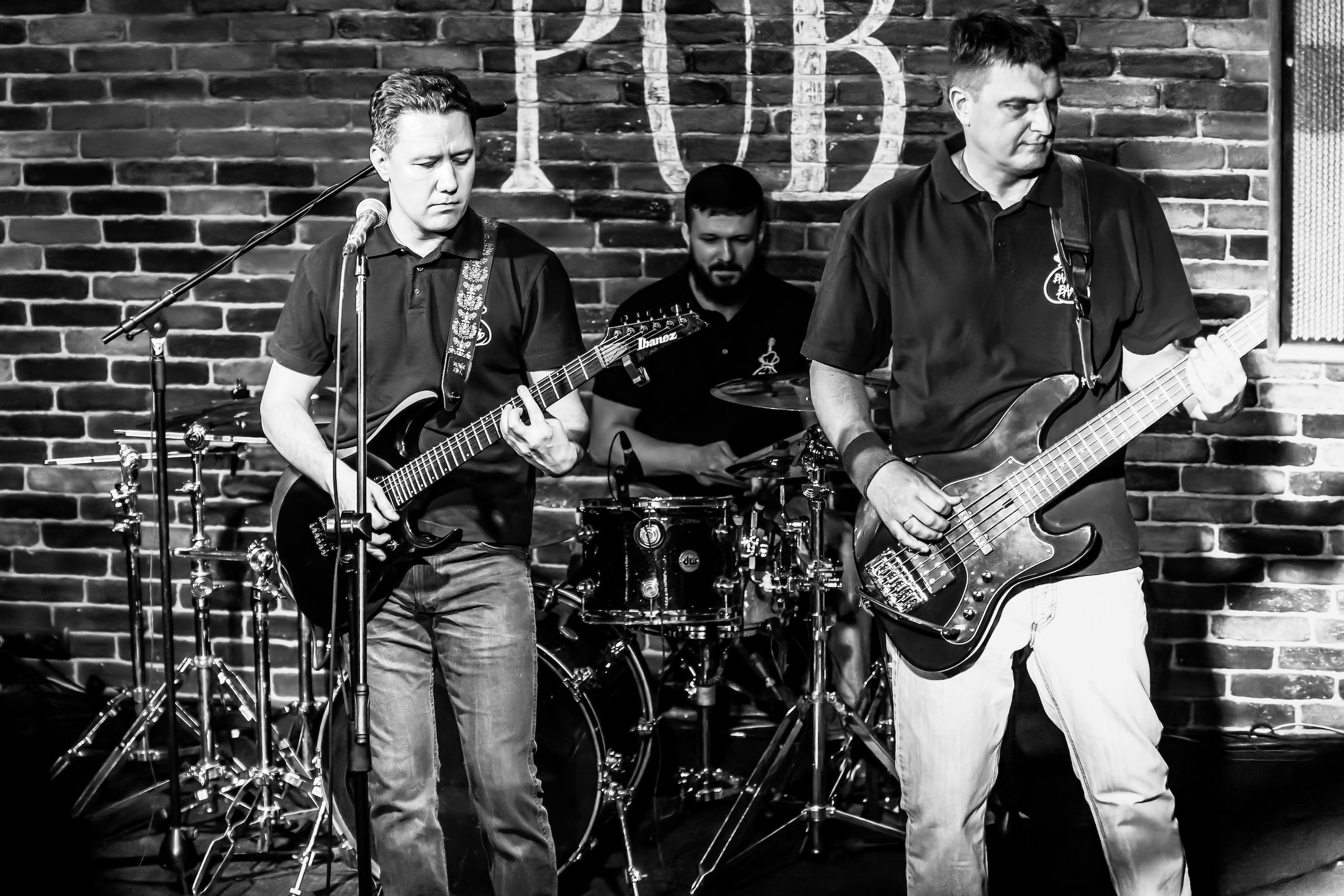 LifePub 29.03.2023. Московская кавер-группа BankBand