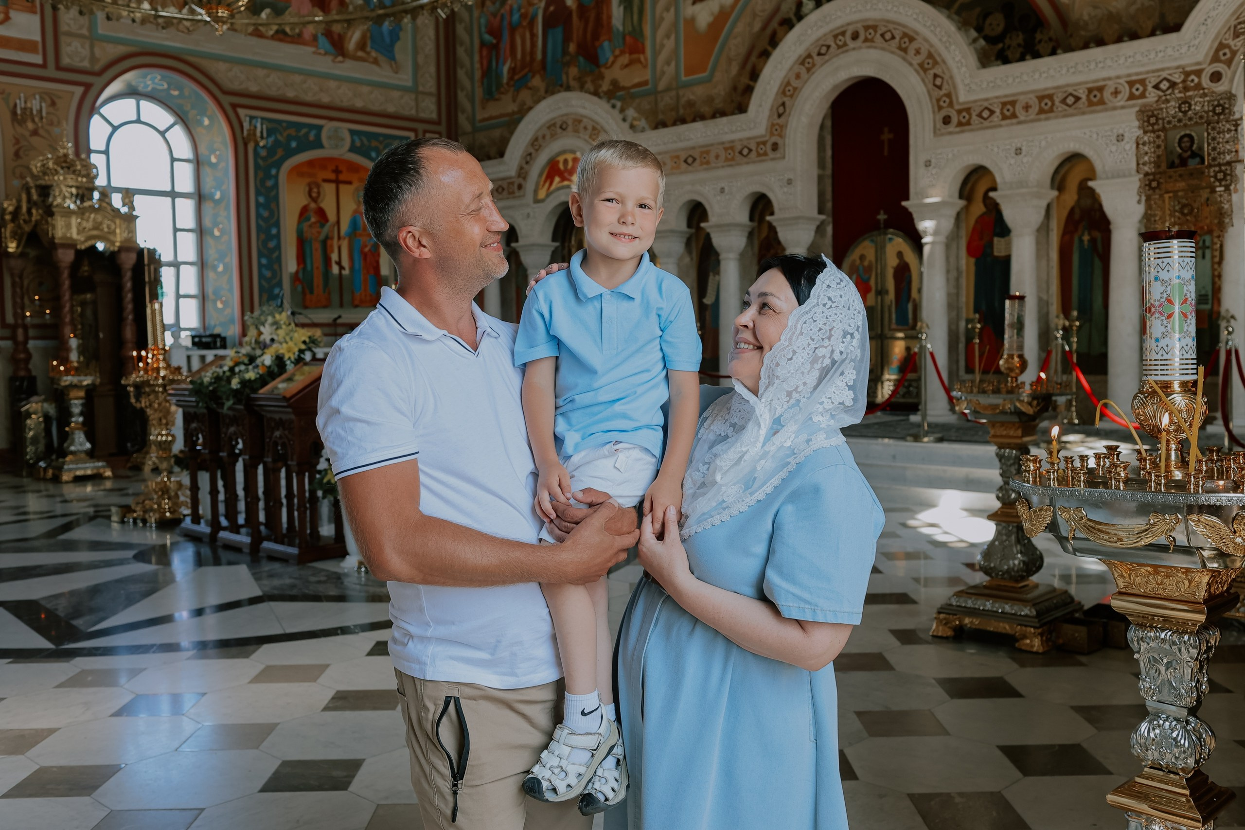 Съёмка крещения. Команда специалистов в мире фотографии и видео. Детский фотограф, семейный фотограф