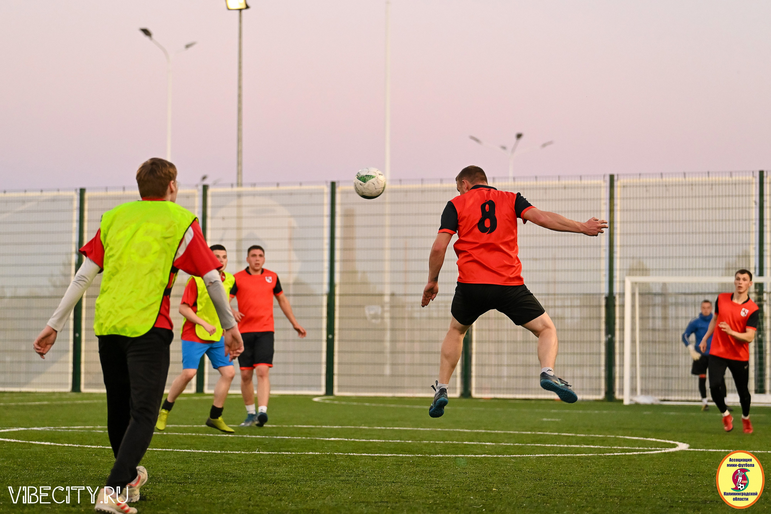 ИГРЫ МИНИ-ФУТБОЛЬНОЙ И КОРПОРАТИВНОЙ ЛИГИ. VIBECITY.RU Вайб Сити Ру Фоторепортажи Фотоотчеты Калининград