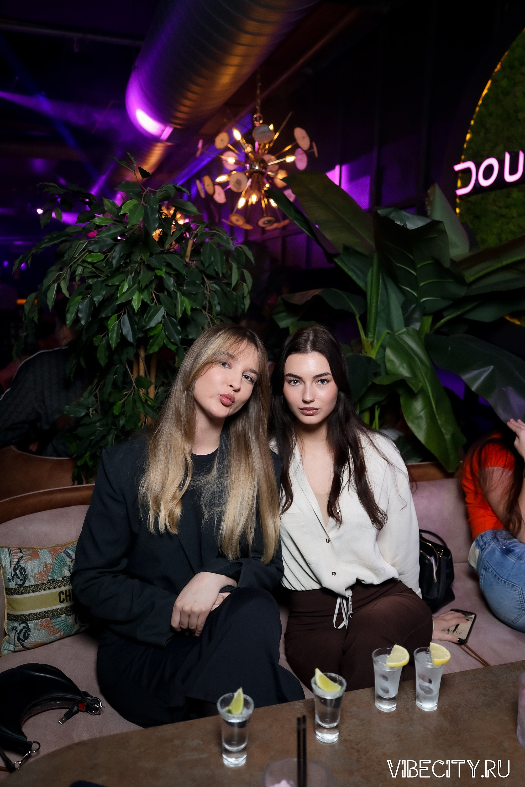 DOUBLE U. VIBECITY.RU Вайб Сити Ру Фоторепортажи Фотоотчеты Калининград