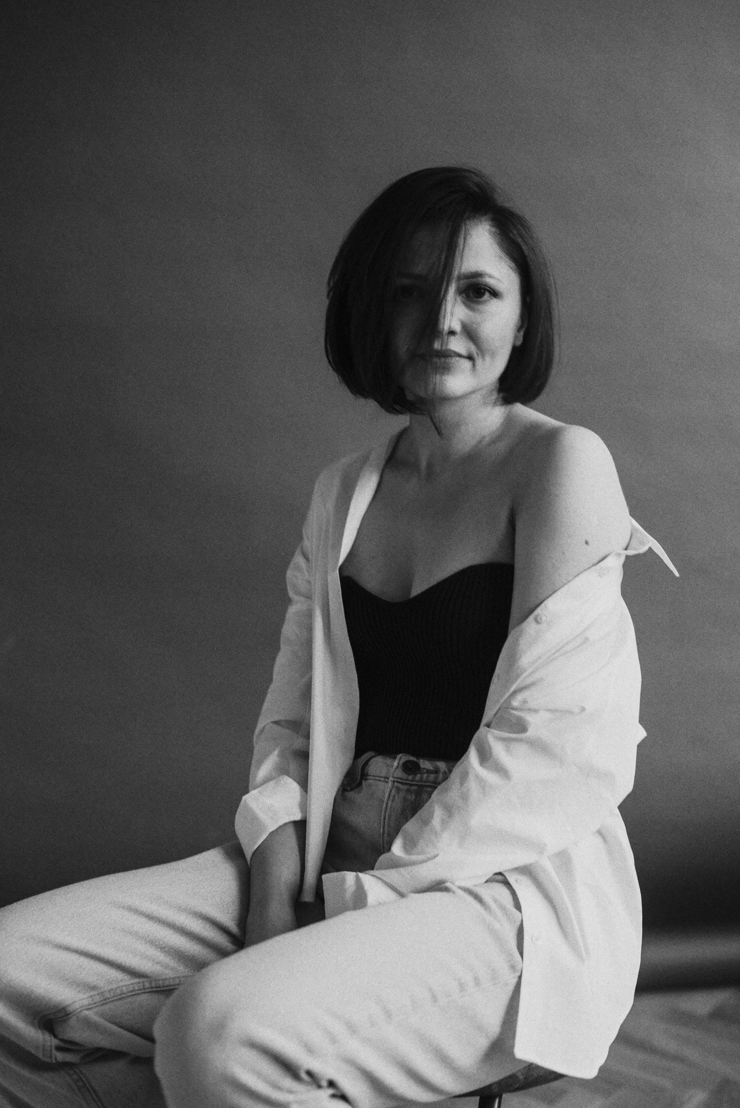 девушка в студи женская фотосессия в студии женская съемка