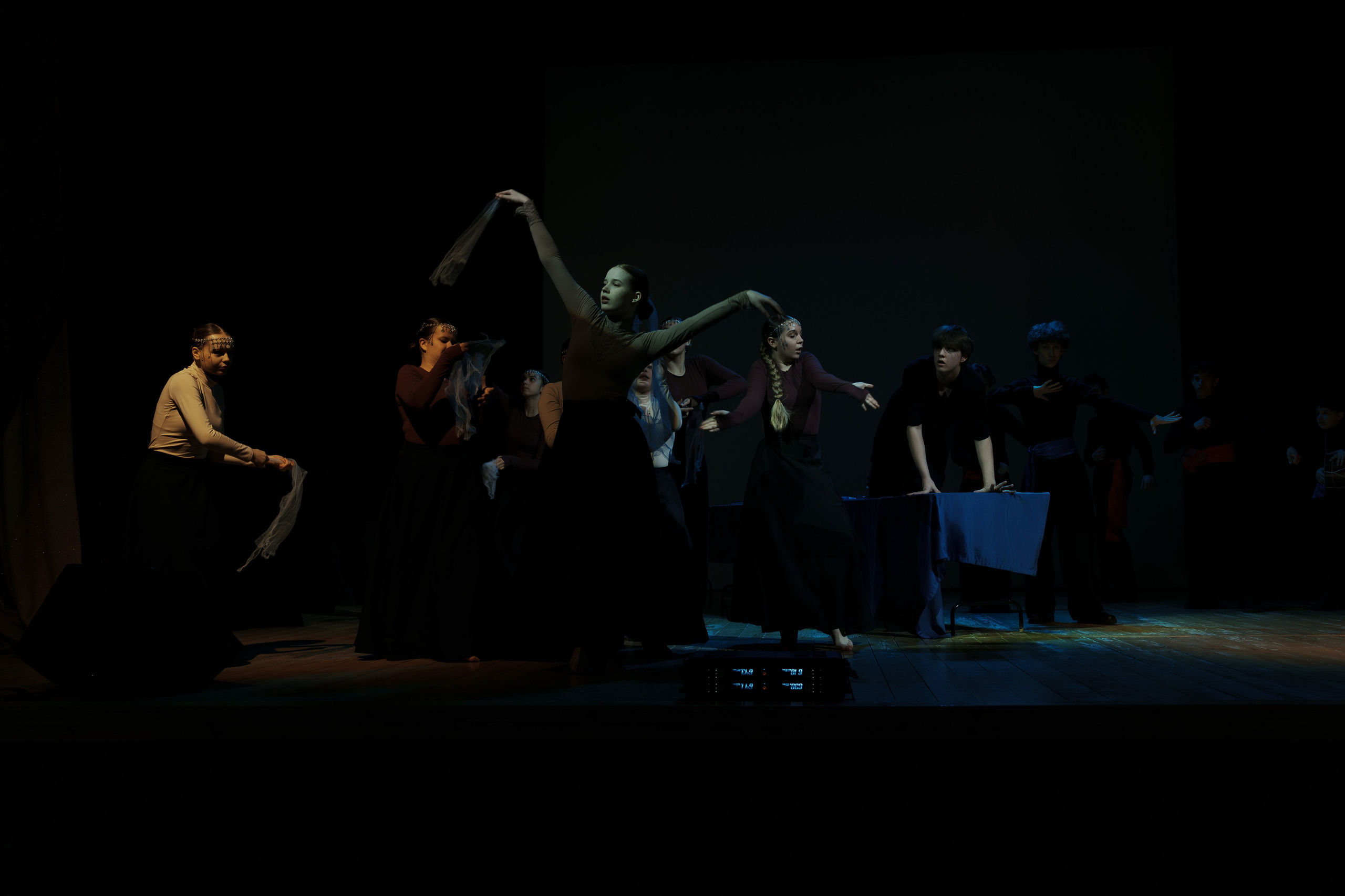 Спектакль «Демон» в постановке театральной студии «Волшебный мир театра». Фотограф Евгений Егоров