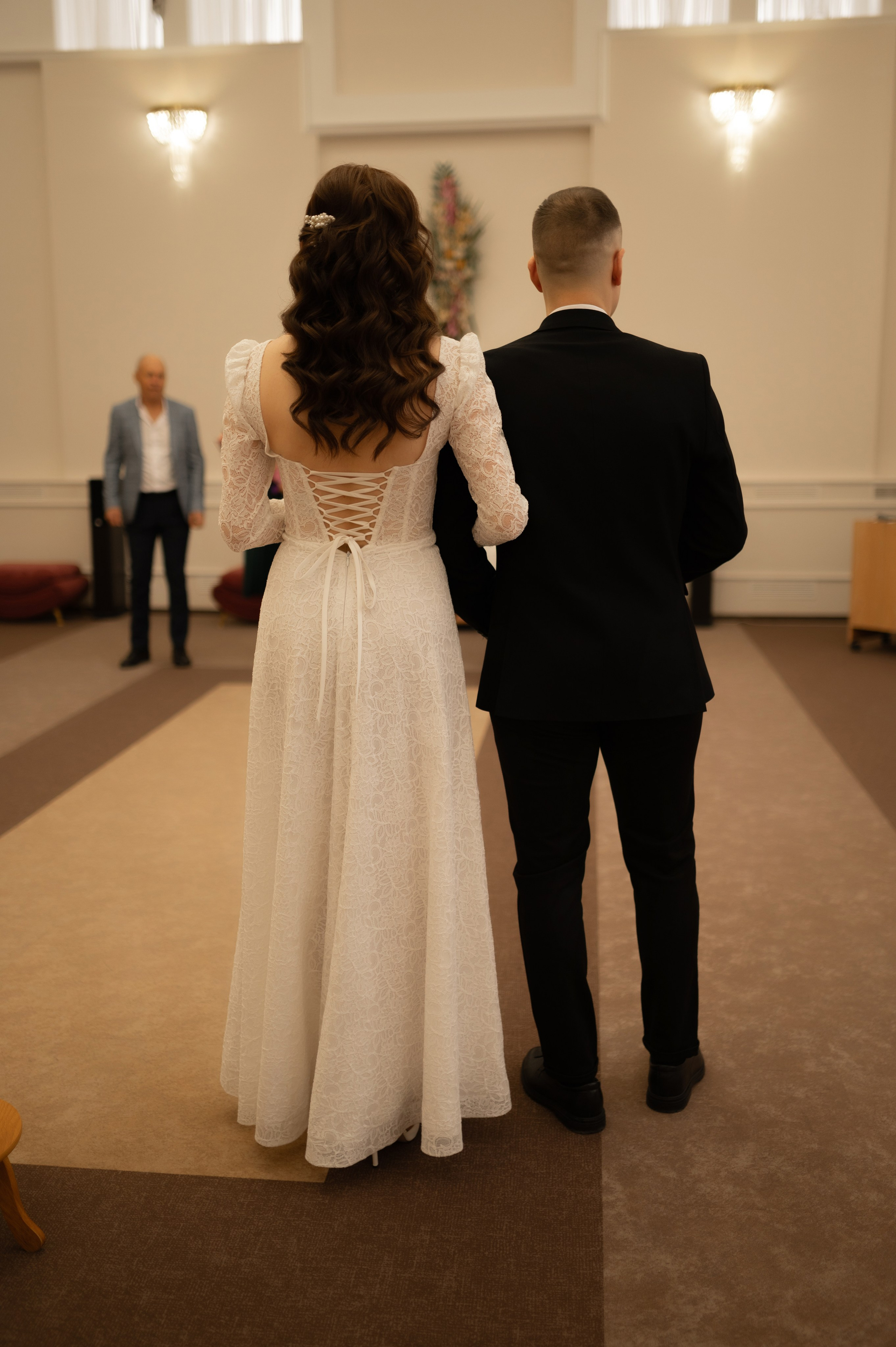 «И вот теперь остаются эти три: вера, надежда, любовь. Но величайшая из них — любовь». Твой личный проводник к красивым фотографиям в Старом Осколе