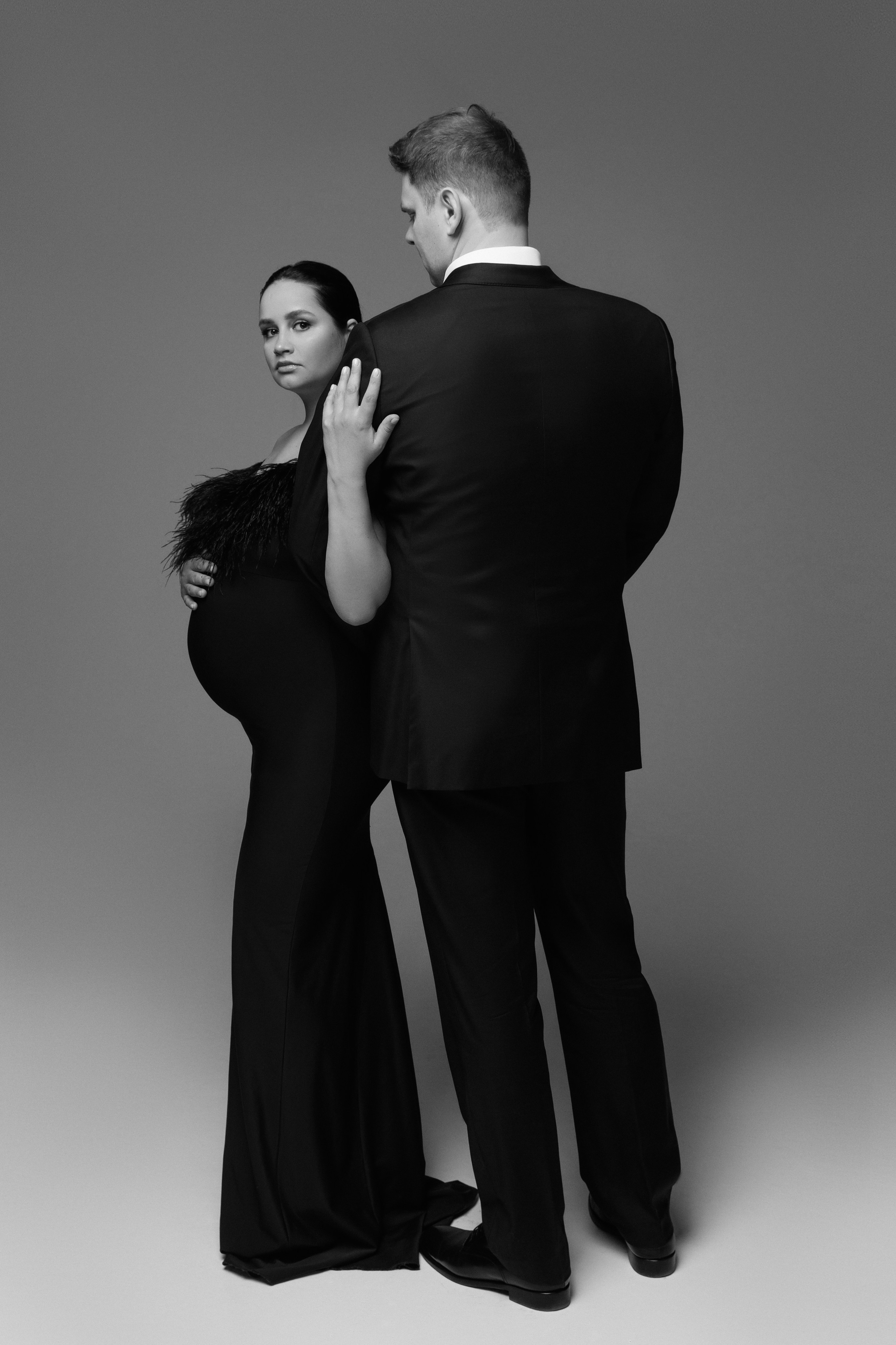 фотосессия Беременности лучший подарок для пары красиво показать животик и запечатлеть такой нежный момент 