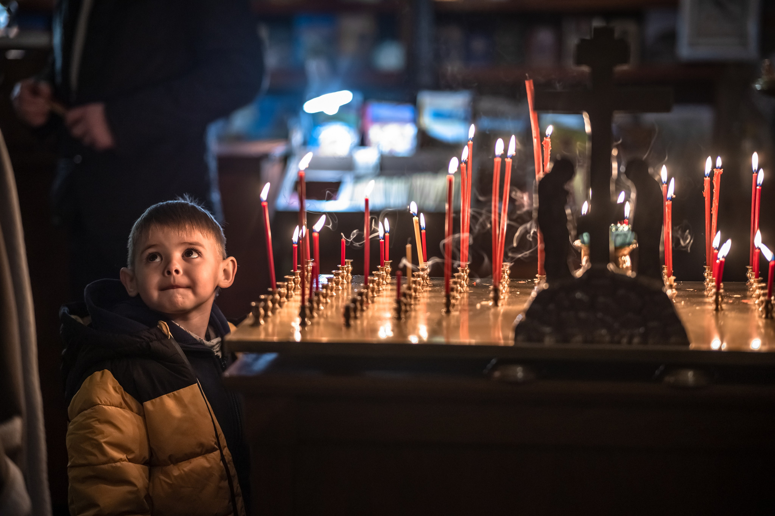 Фотосъемка в храме. Пасха 2023 г. город Таруса. Репортажный фотограф, Москва, Закат
