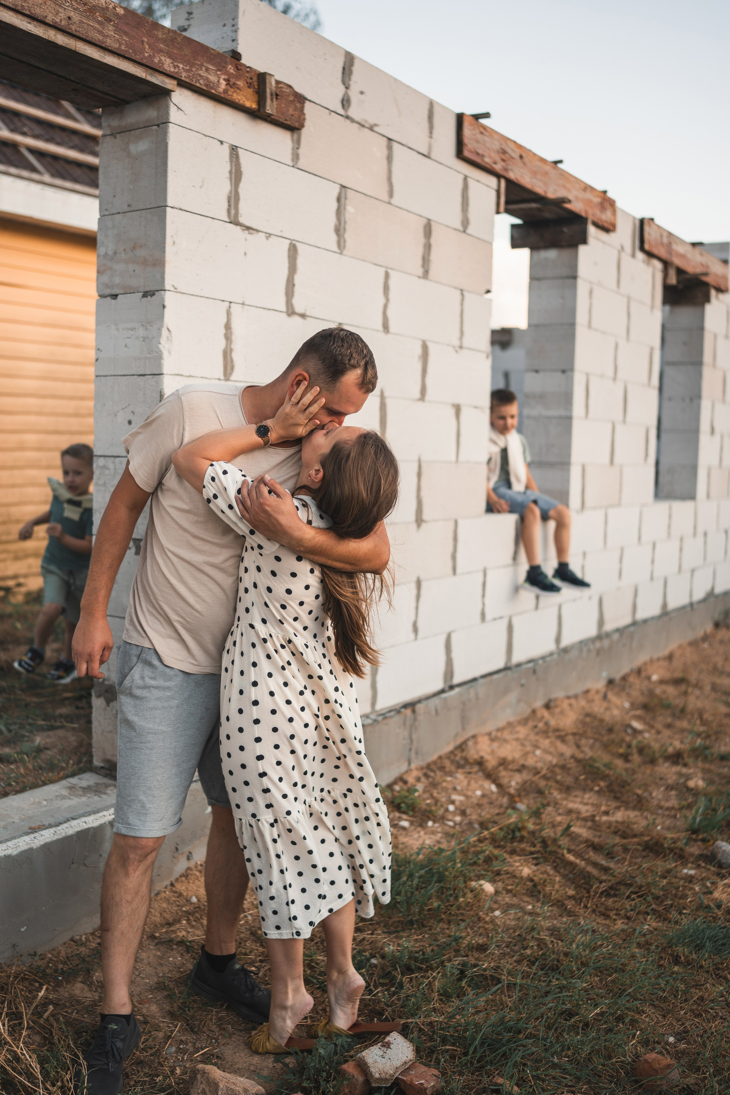 СЪЕМКА НА УЧАСТКЕ. Семья Юлии. Фотограф Марта Козел. Гродно, Беларусь