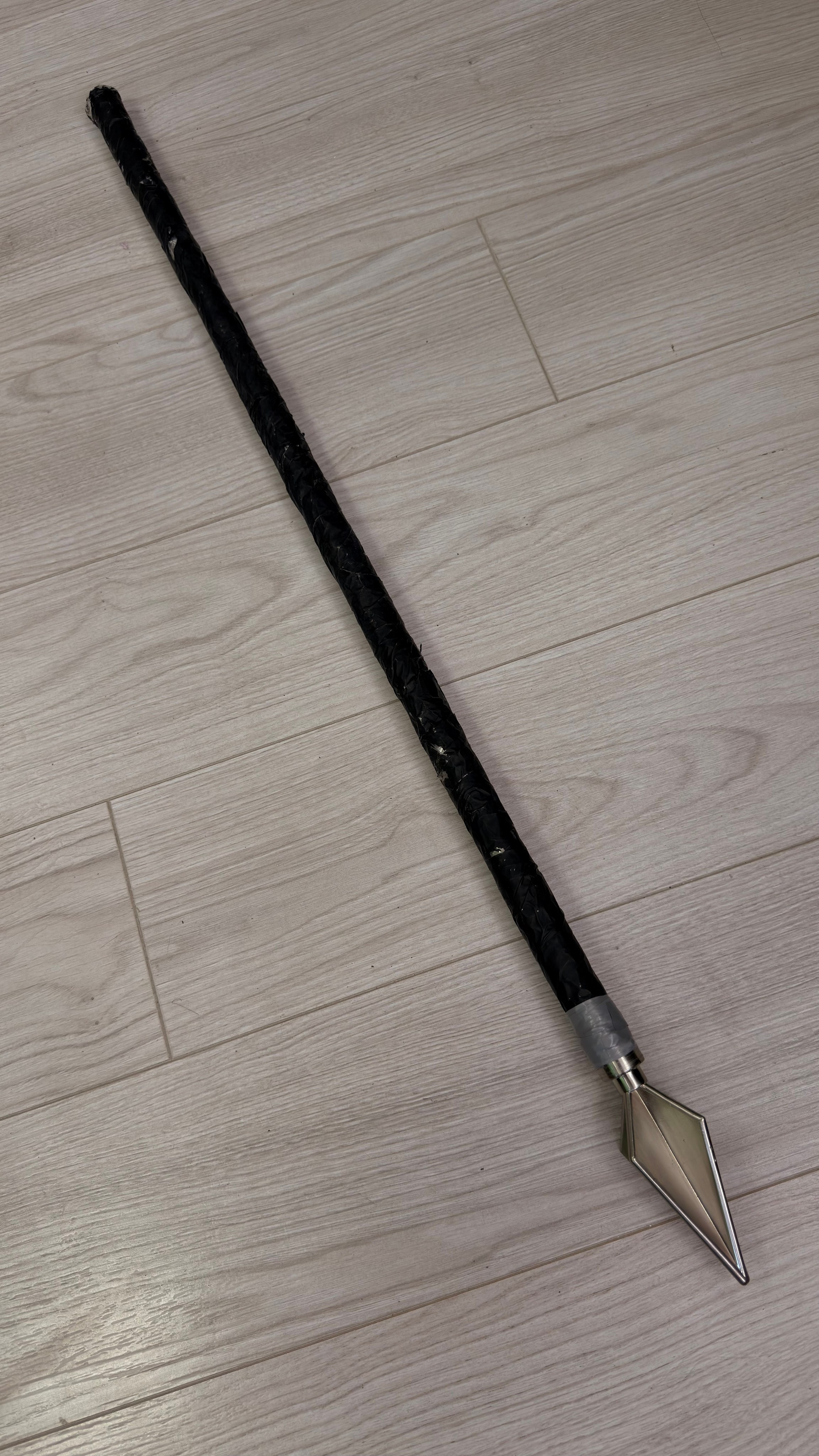 Оружейная в аренду. Аренда костюмов, платьев и реквизита для фотосессий на Камчатке