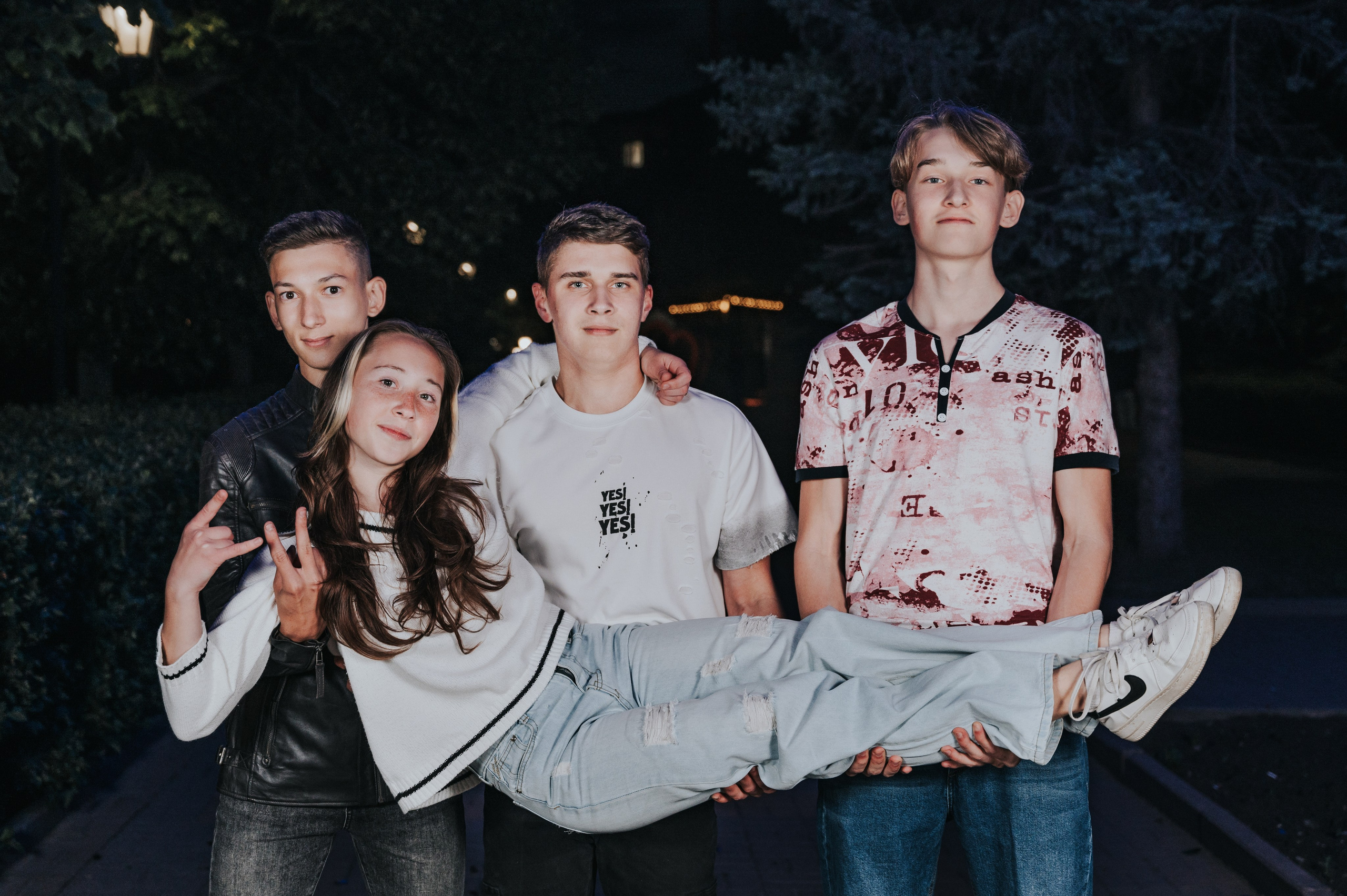 Ночная. Выпускные альбомы и Школьный фотограф в Алексеевке, Бирюче, Красном