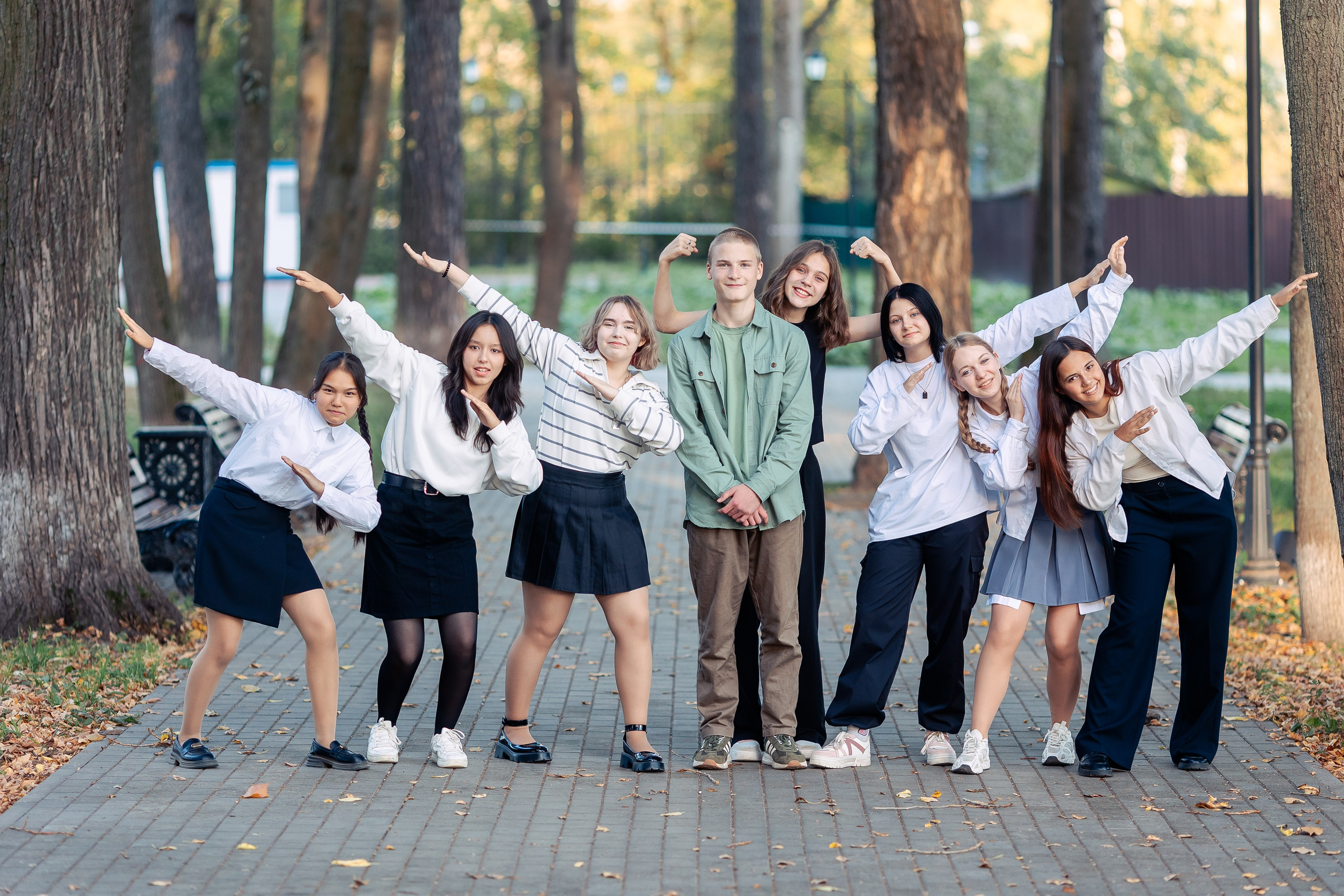 Позирование группы. Выпускные альбомы для детского сада и школы
