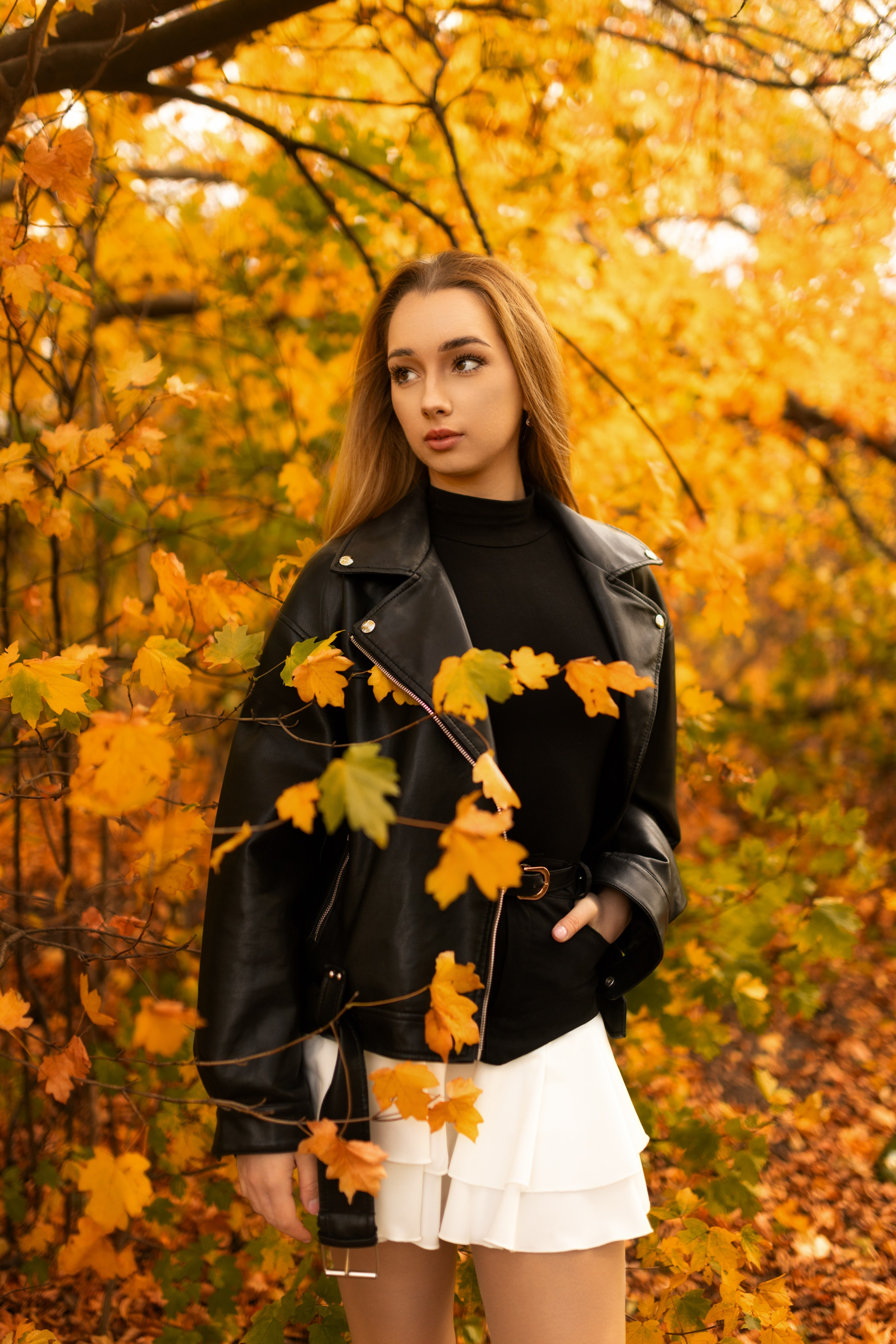 Осенний фотосет с Полиной в парке в формате «Я красивая». Дмитрий Шульгин, портретный фотограф в Воронеже