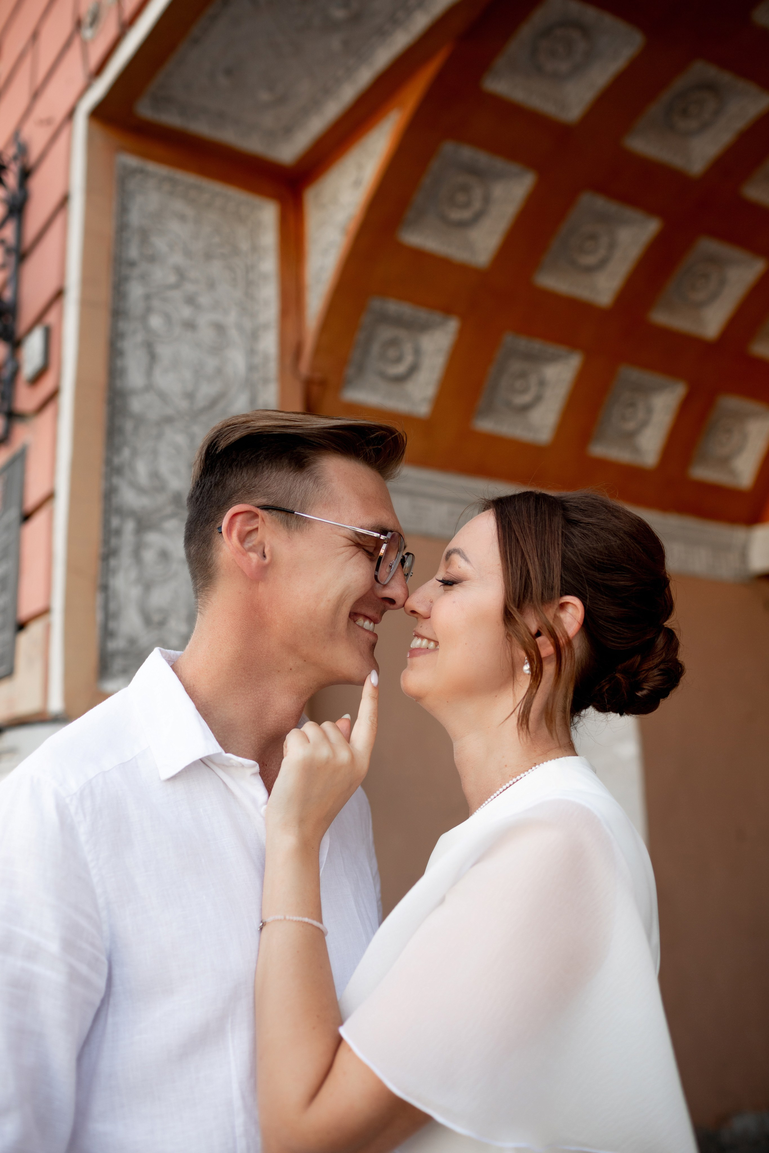 Свадебная фотопрогулка в Петербурге летом. Свадебный фотограф Кирилл Белый