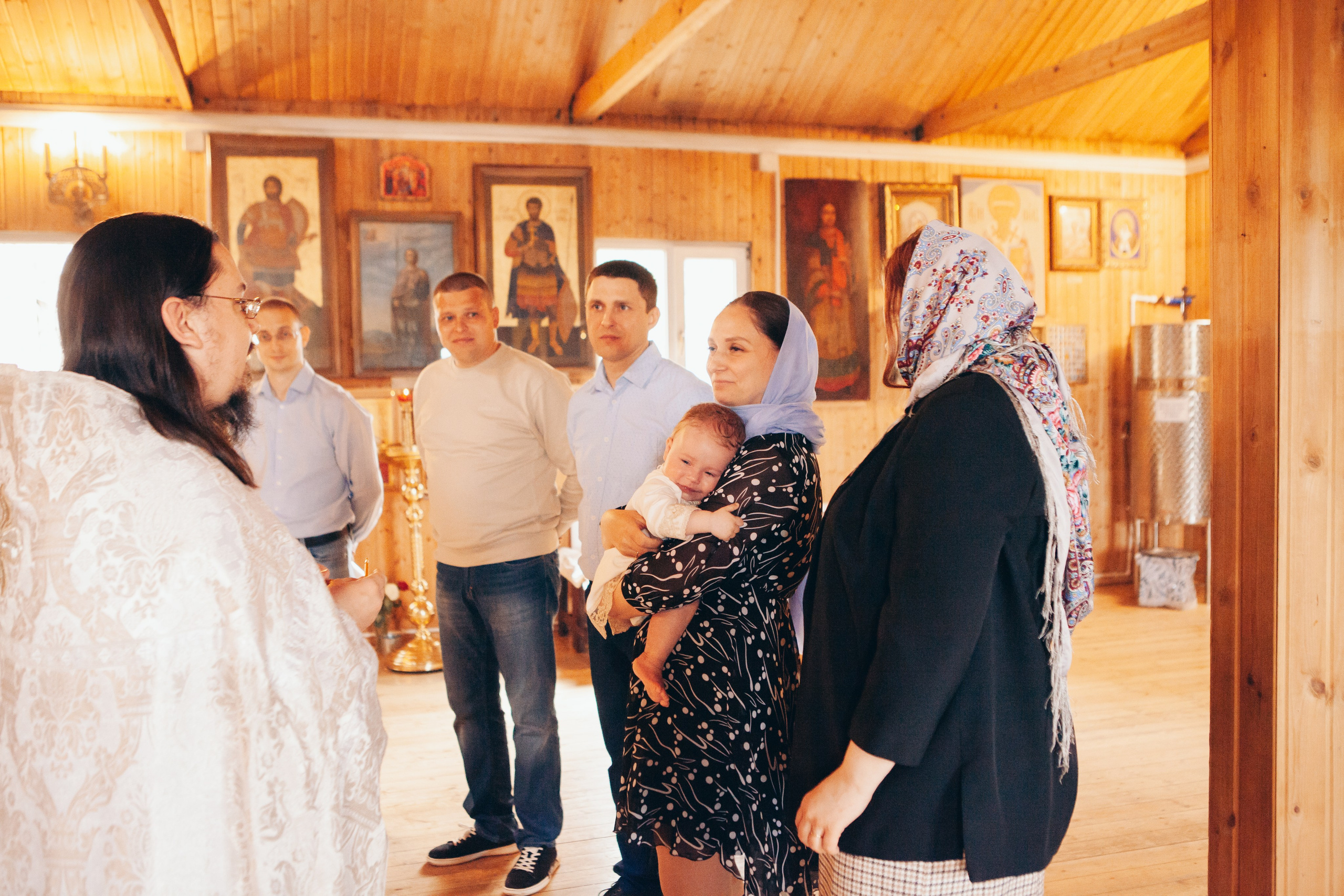 Крещение ребенка в церкви в москве. Фотограф Ольга Ефремова