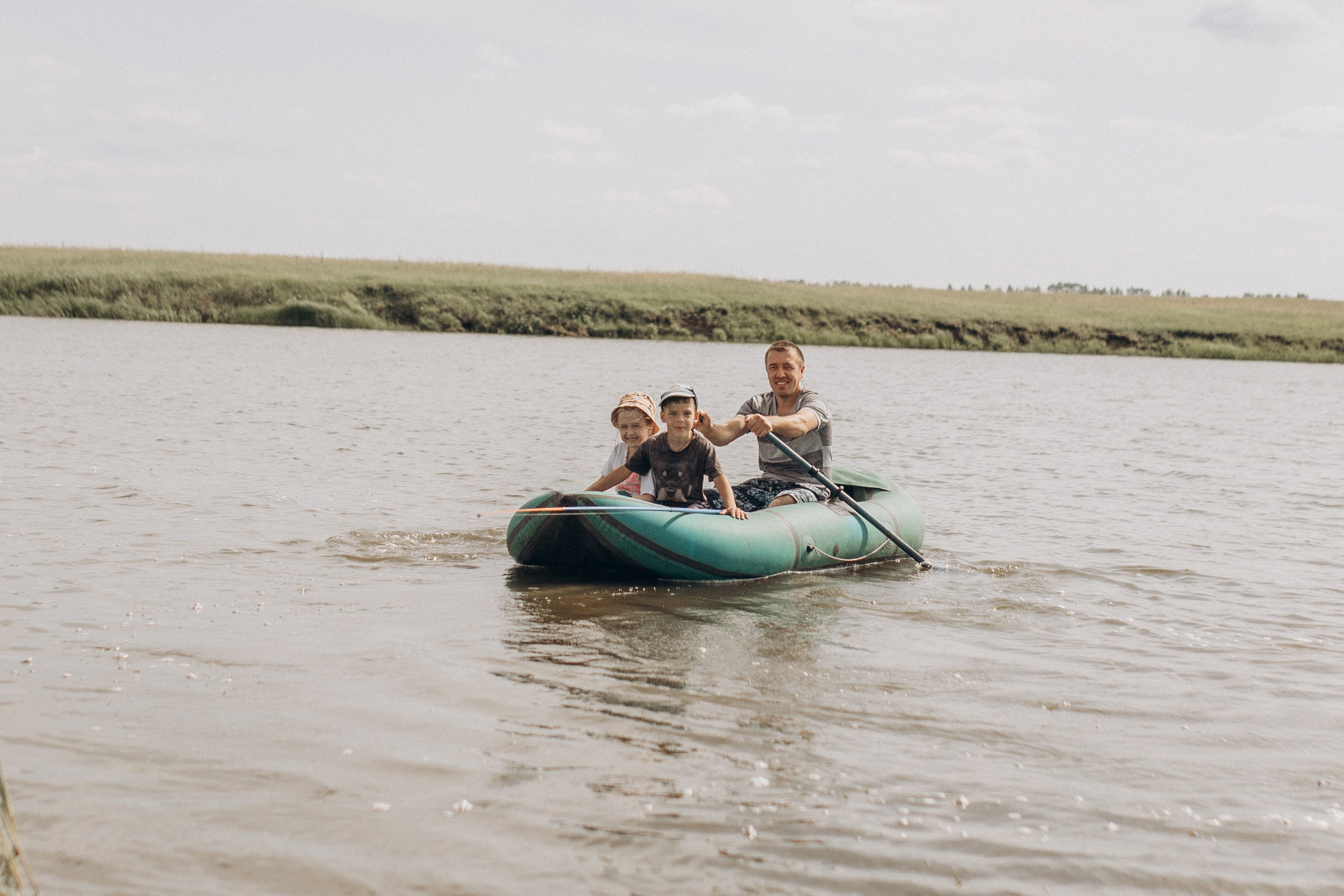 Семейная рыбалка. Семейный фотограф lifestyle в Новосибирске Елена Шпилевая