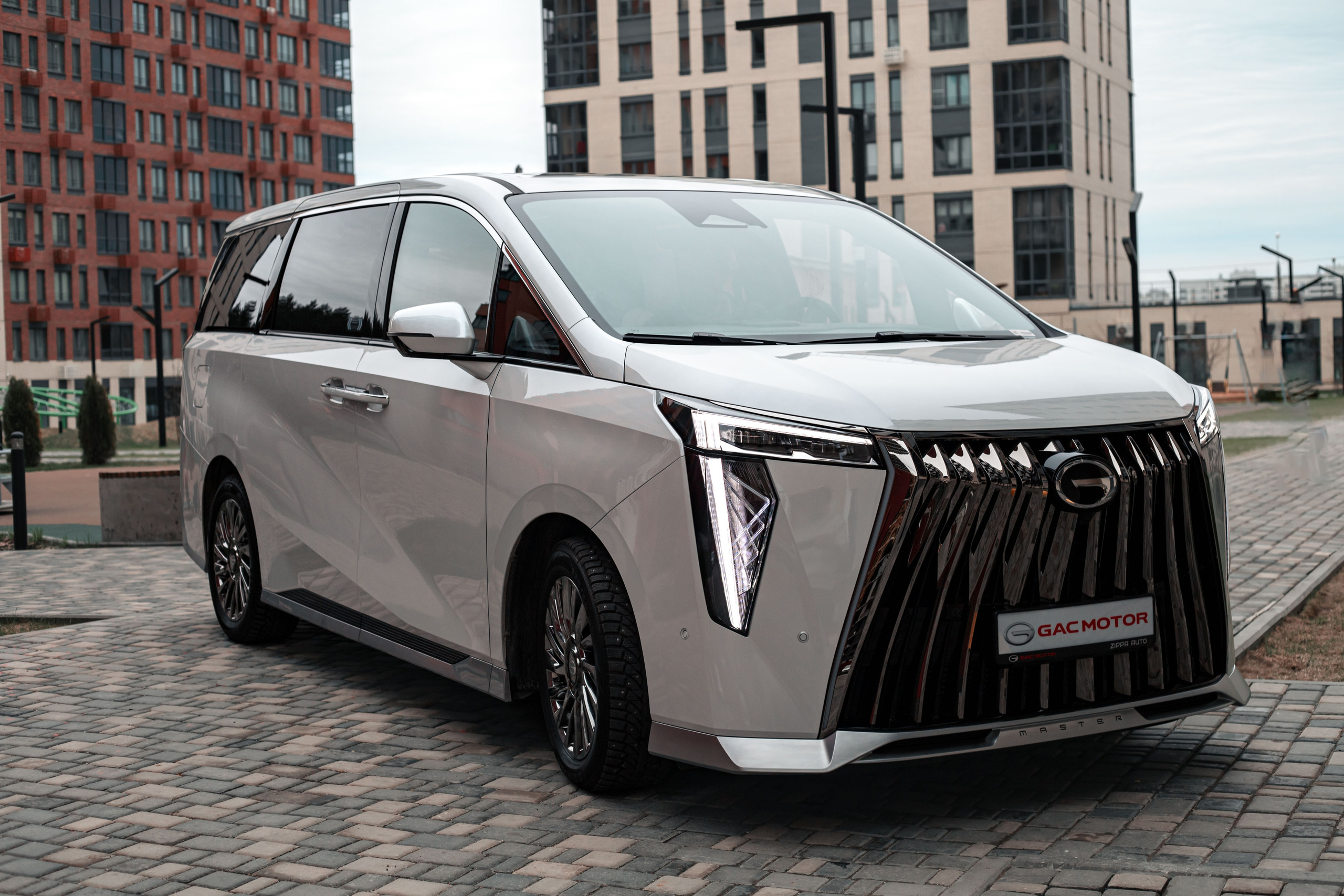 Бизнес съемка для автосалона GAC в городе Ижевск. Бизнес фотограф Ижевск — Назаров Роман