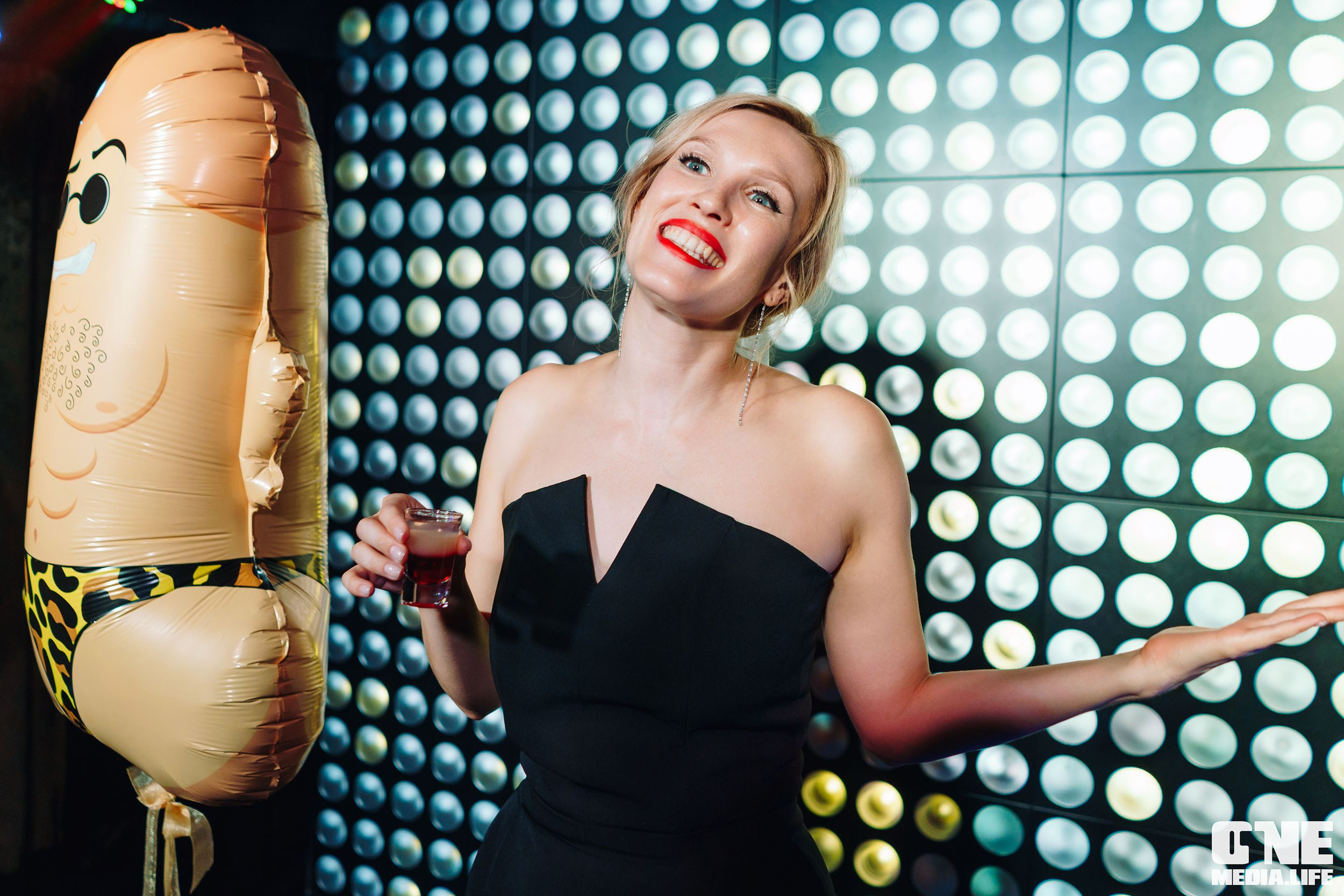 Фоторепортаж из караоке-клубе Эйфория. One Media Life: фоторепортажи, фотоотчеты с мероприятий и заведений