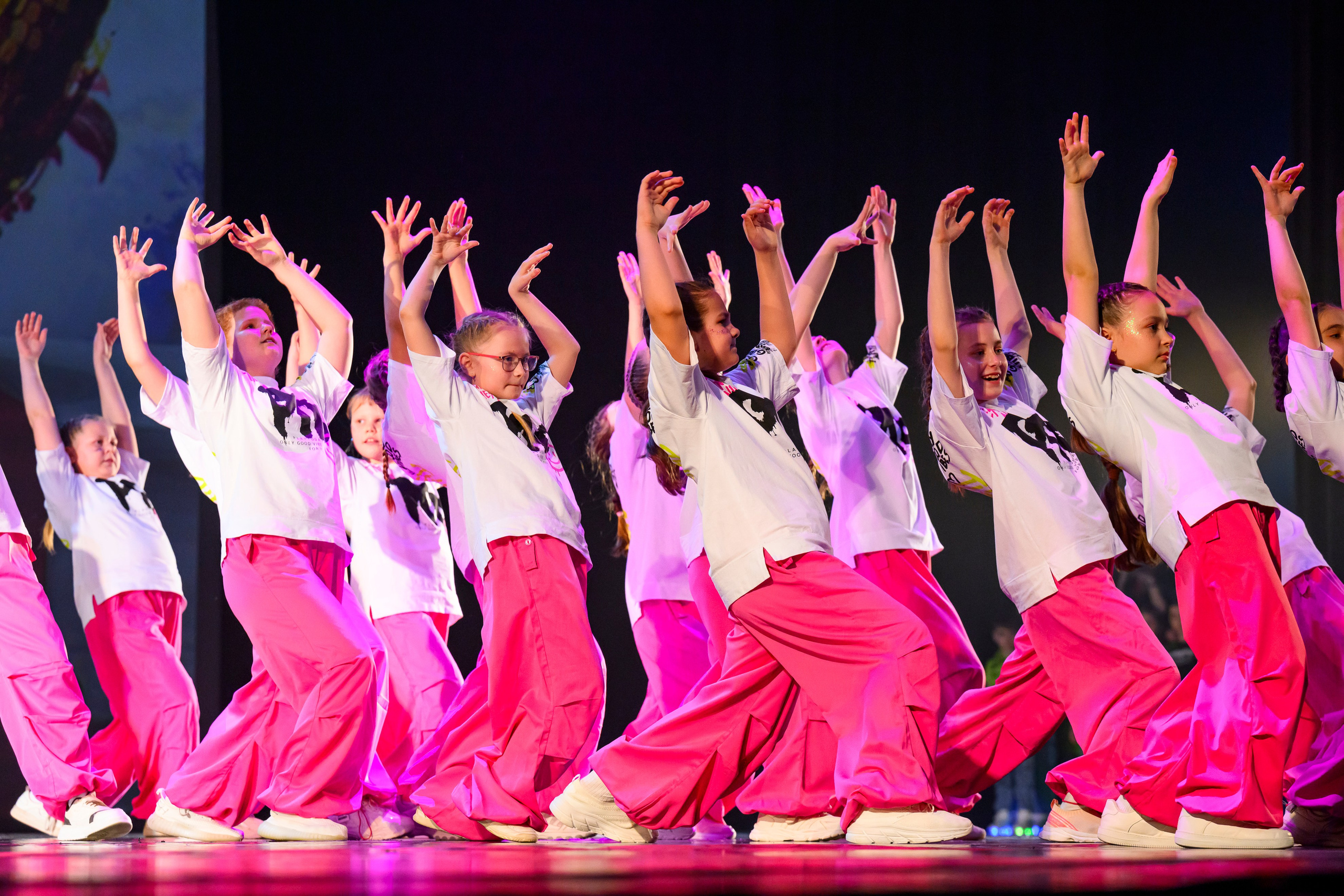 23 апреля, часть 1, БКЗ Октябрьский, г. Санкт-Петербург. Золотое яблочко