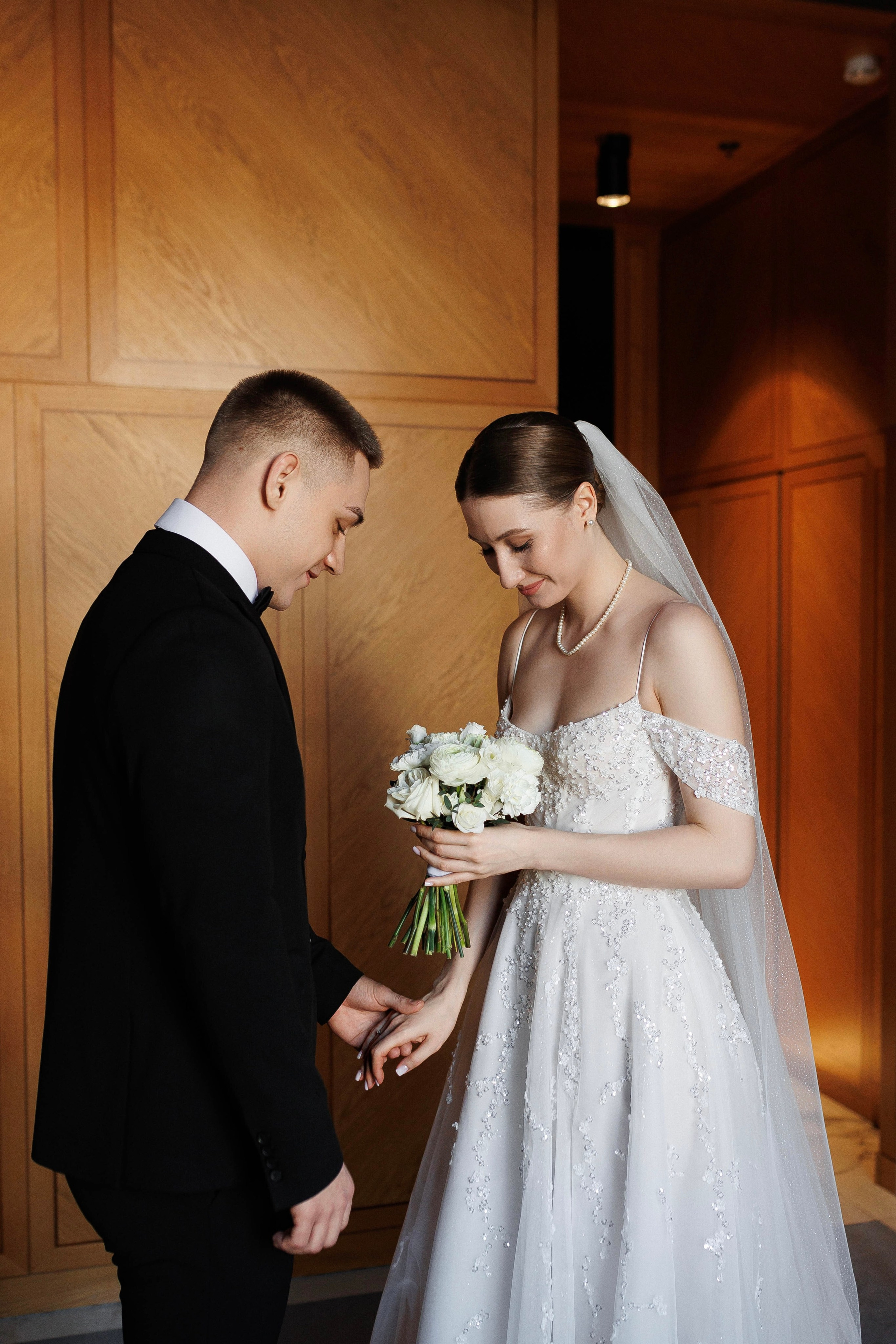 ···. Свадебный фотограф в Санкт-Петербурге Александра Чукавина