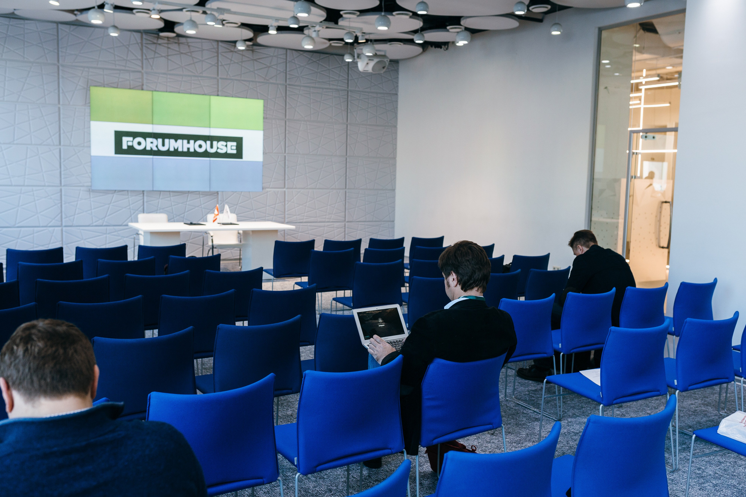 Фотограф на конференции в Москве, заказать услуги профессиональной фотосъёмки — Цены, стоимость услуг фотосъёмки конференций