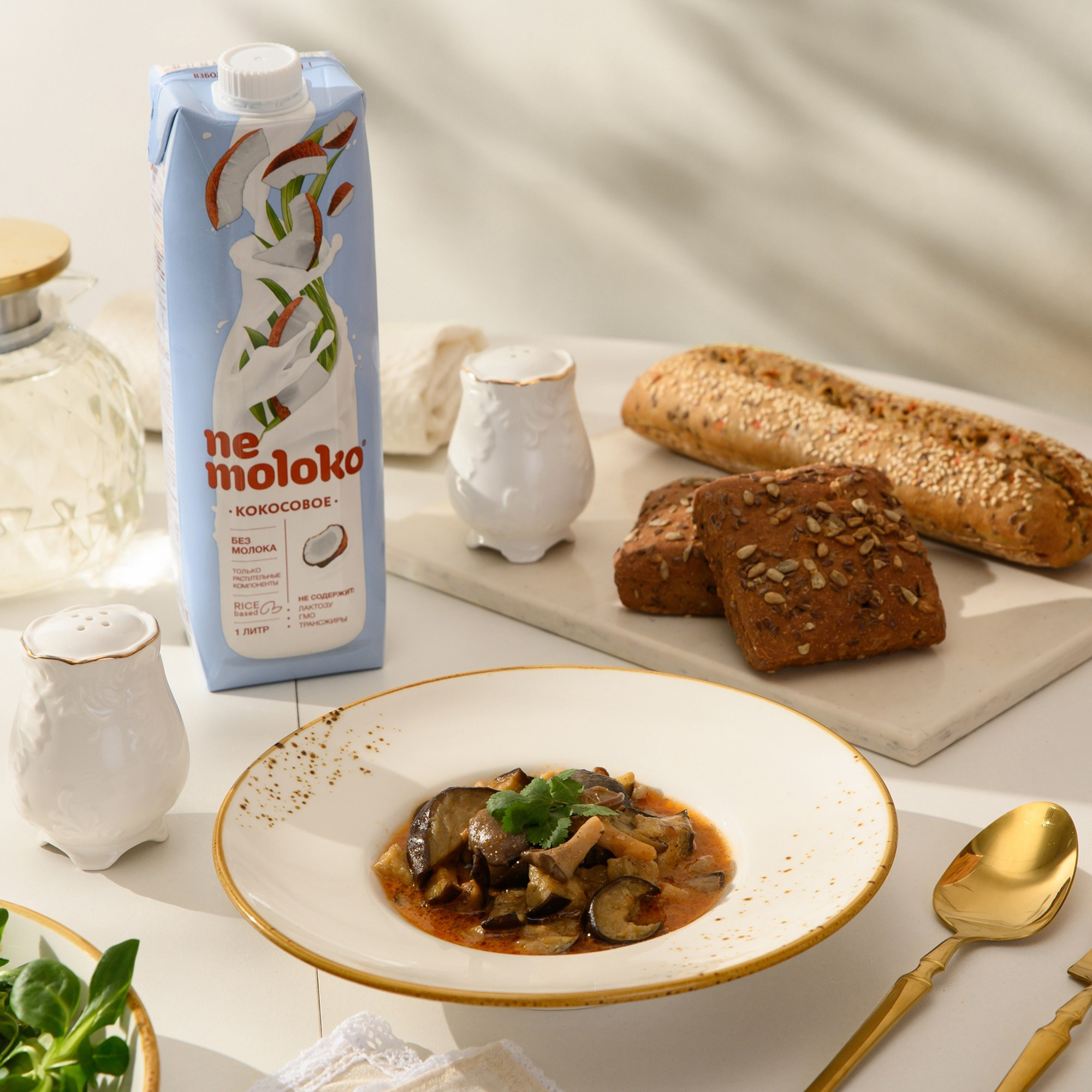 Nemoloko. Каустика — предметная фотостудия для брендов