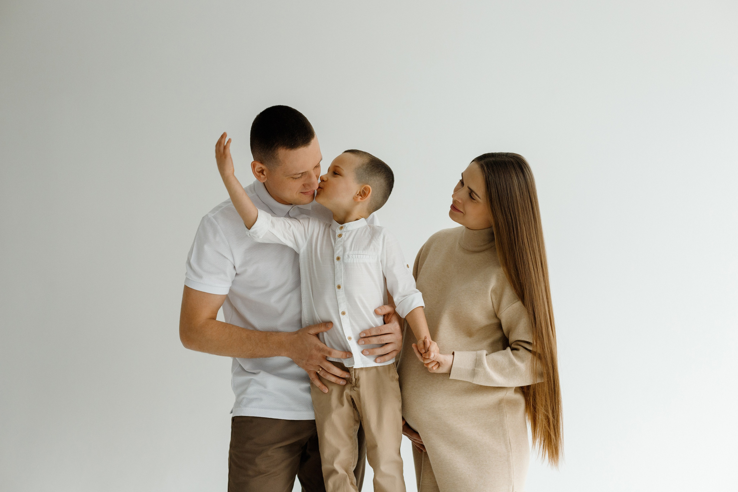 Семейная фотосессия беремености в Лофт 13. Фотограф Александра Сыщенко