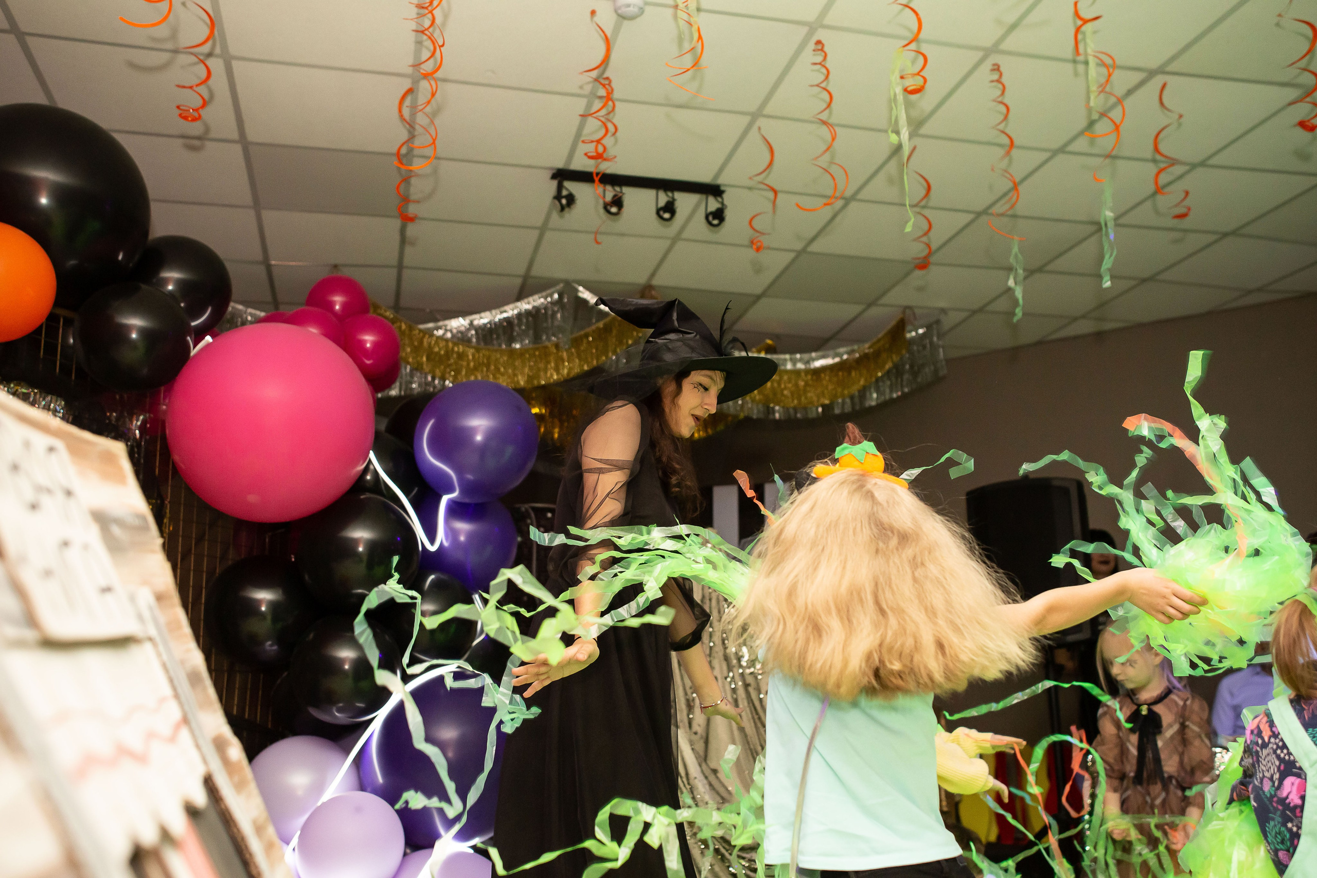 Верхом на помеле спектакль интерактивный. Семейный и детский фотограф Анна Петракова