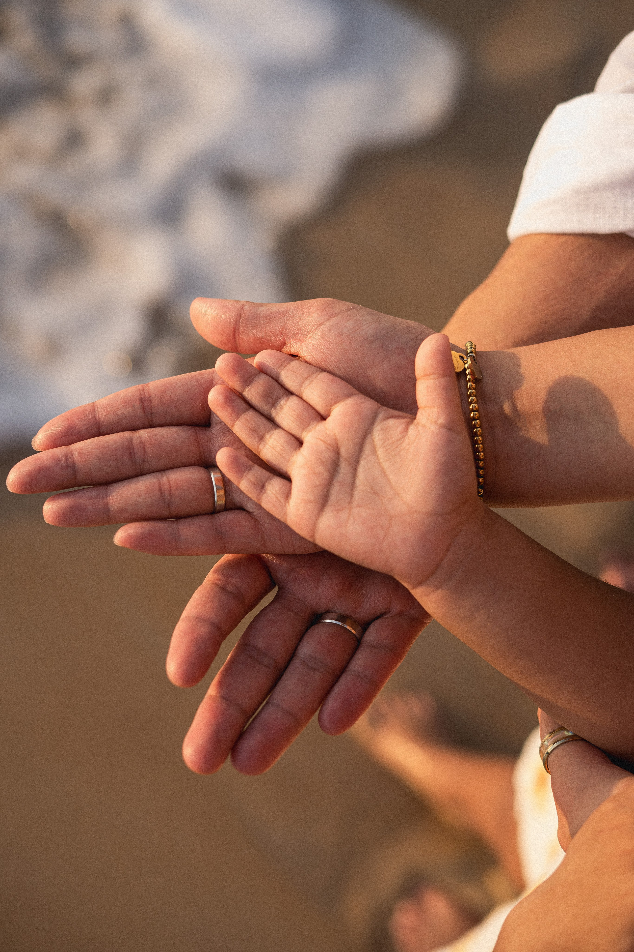 Семейная фотосъёмка на Пхукете – тепло, искренность и любовь вашей семьи на фотографиях. Ян Долматов — фотограф, видеограф и продюсер на Пхукете, Таиланд