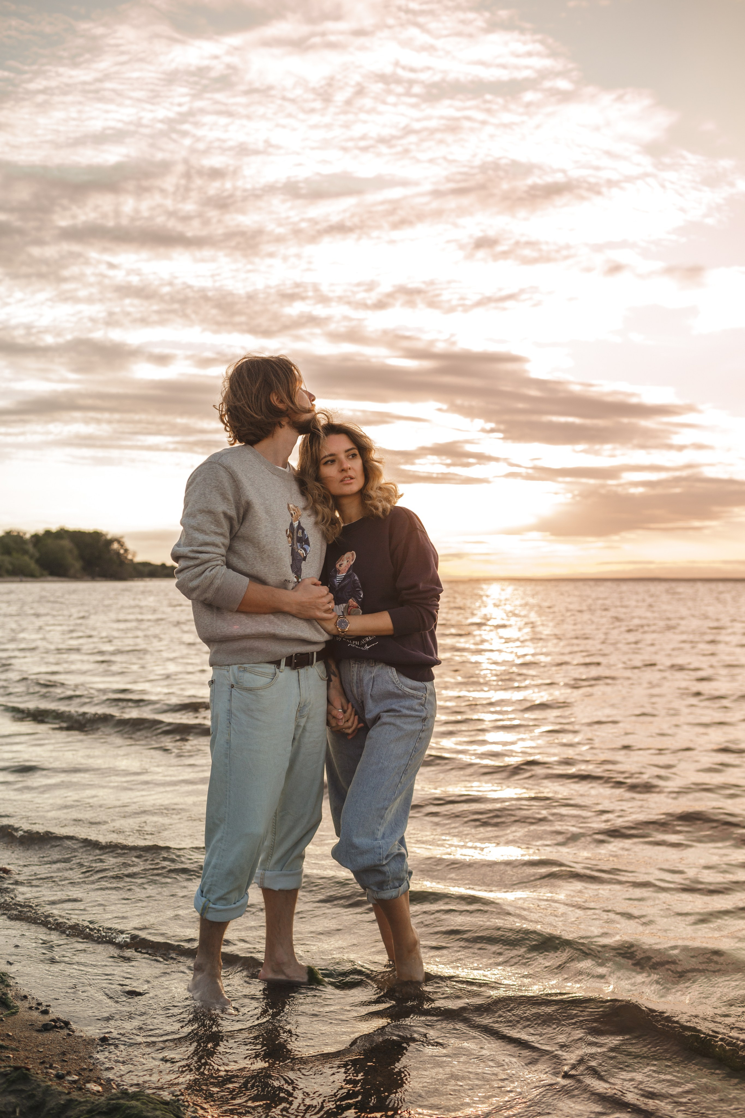 Фотосессия пары на закате. Свадебный фотограф Кирилл Белый