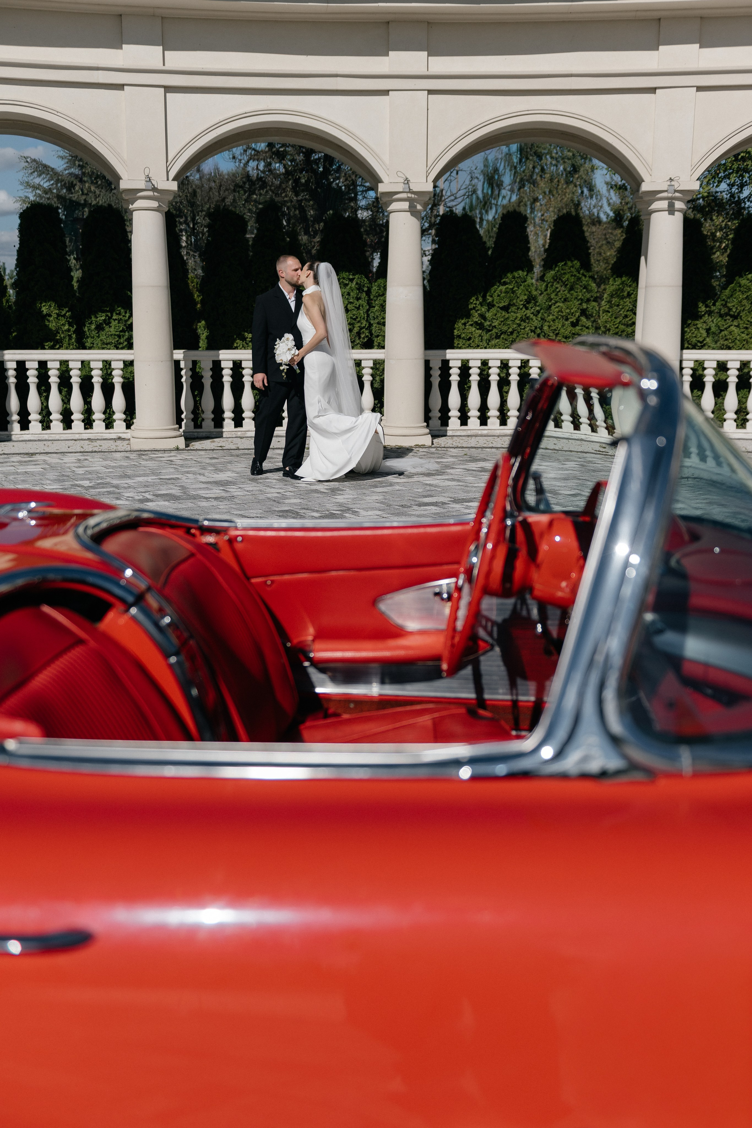 Wedding day in VERSAL PARK. Wedding PHOTOGRAPHER Andrew Vnukov