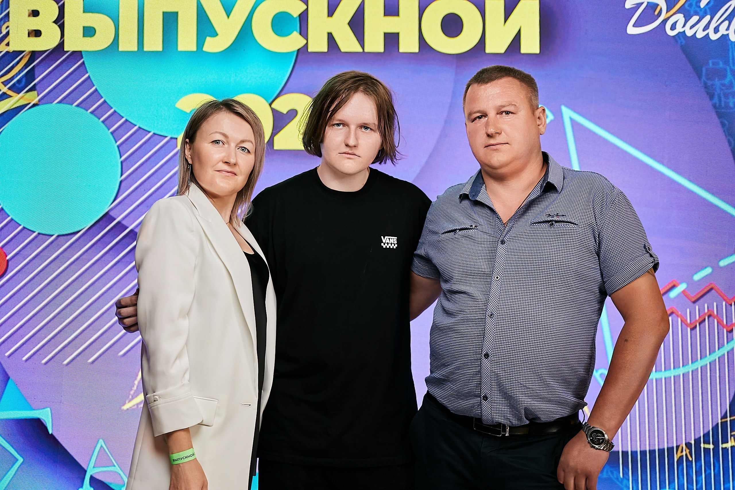 Выпускной 2024 концертный зал Академия ВТБ. Фотограф и Видеограф в Москве. Олег Корушев