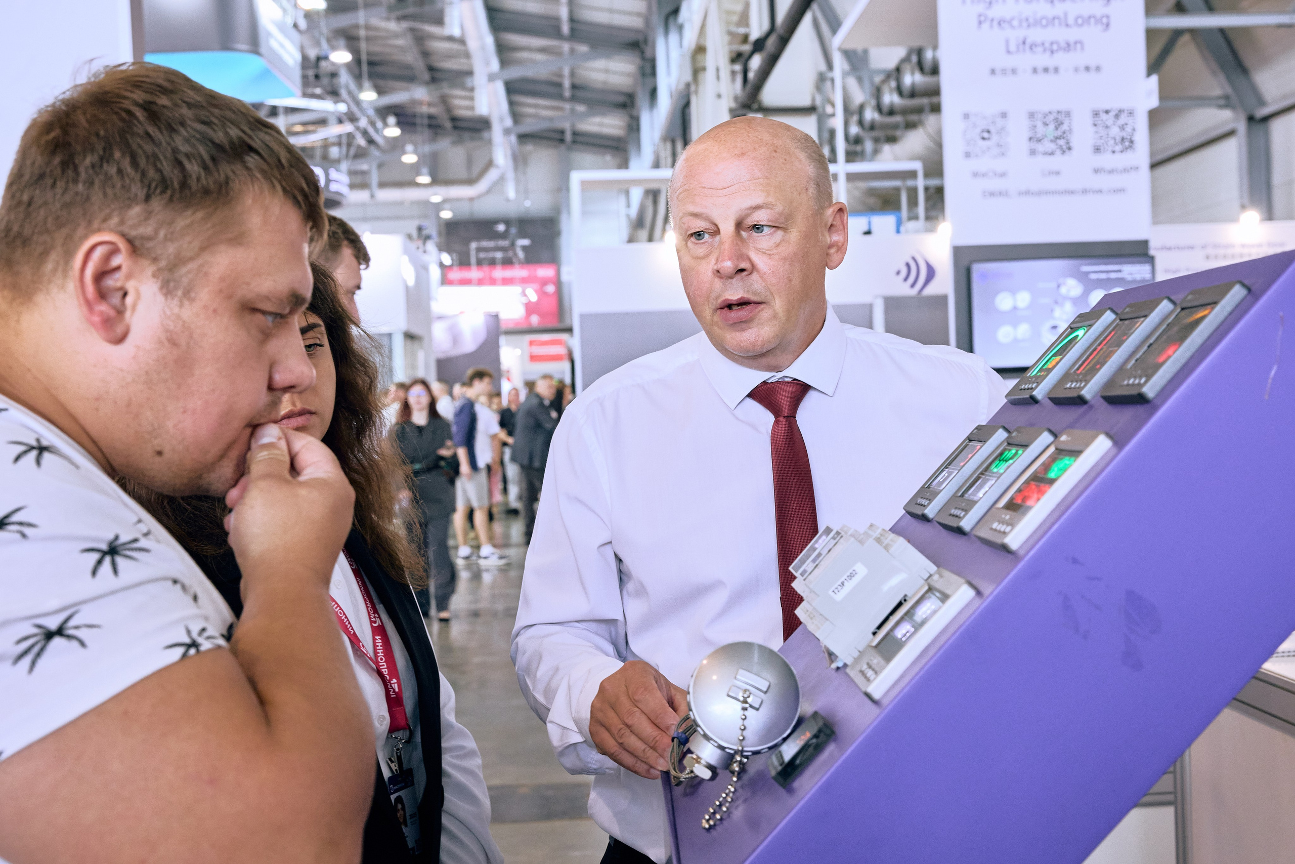 Иннопром-2025. Предметный и репортажный фотограф Алексей Кротов