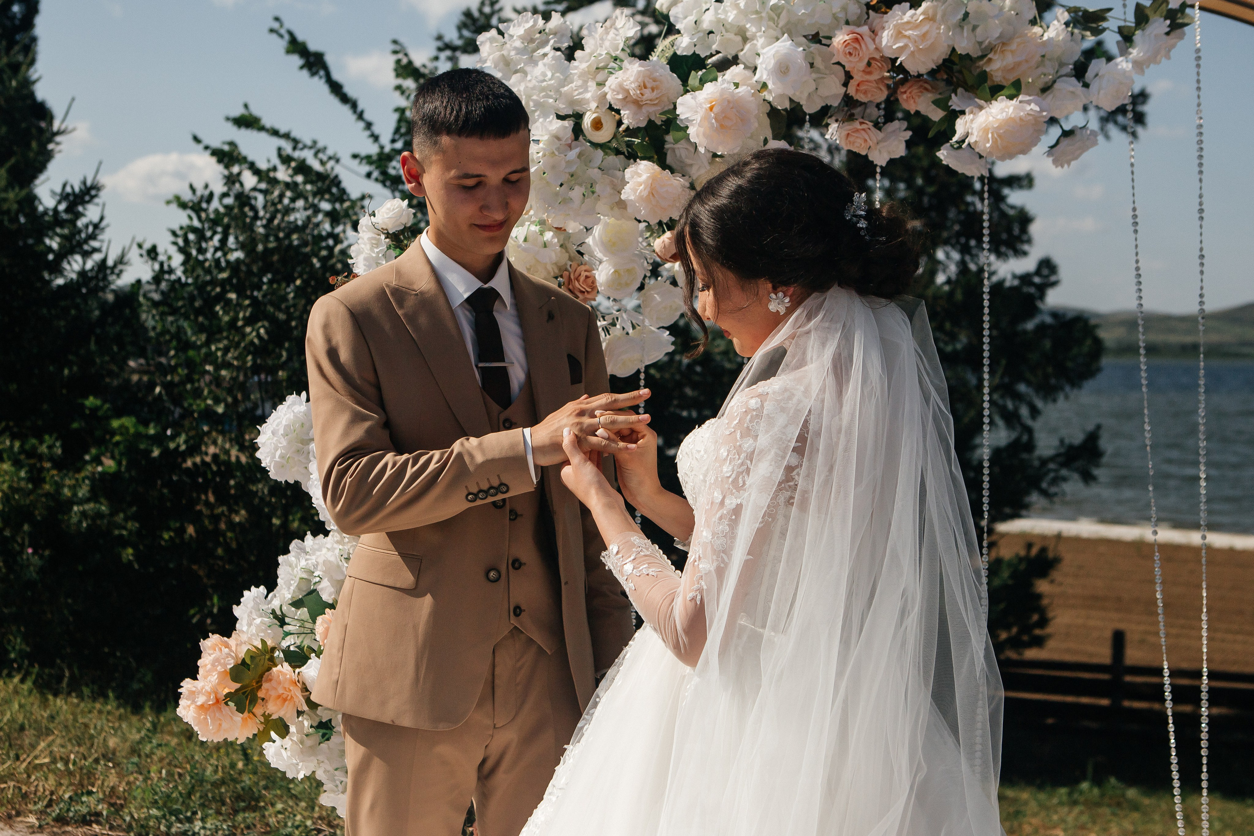 Свадьба в Динопарке. Свадебный фотограф Виктория Чуйко Магнитогорск. Визуал для бизнеса