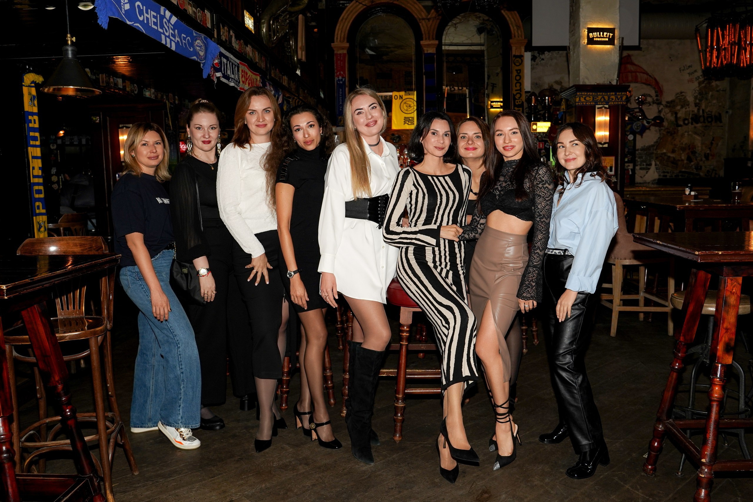 Ночная фотосессия мероприятия в London Pub в Ростове-на-Дону. Свадебный фотограф в Ростове-на-Дону. Таинство Крещения и Венчания, семейные фотосессии. Алёна Чёботова