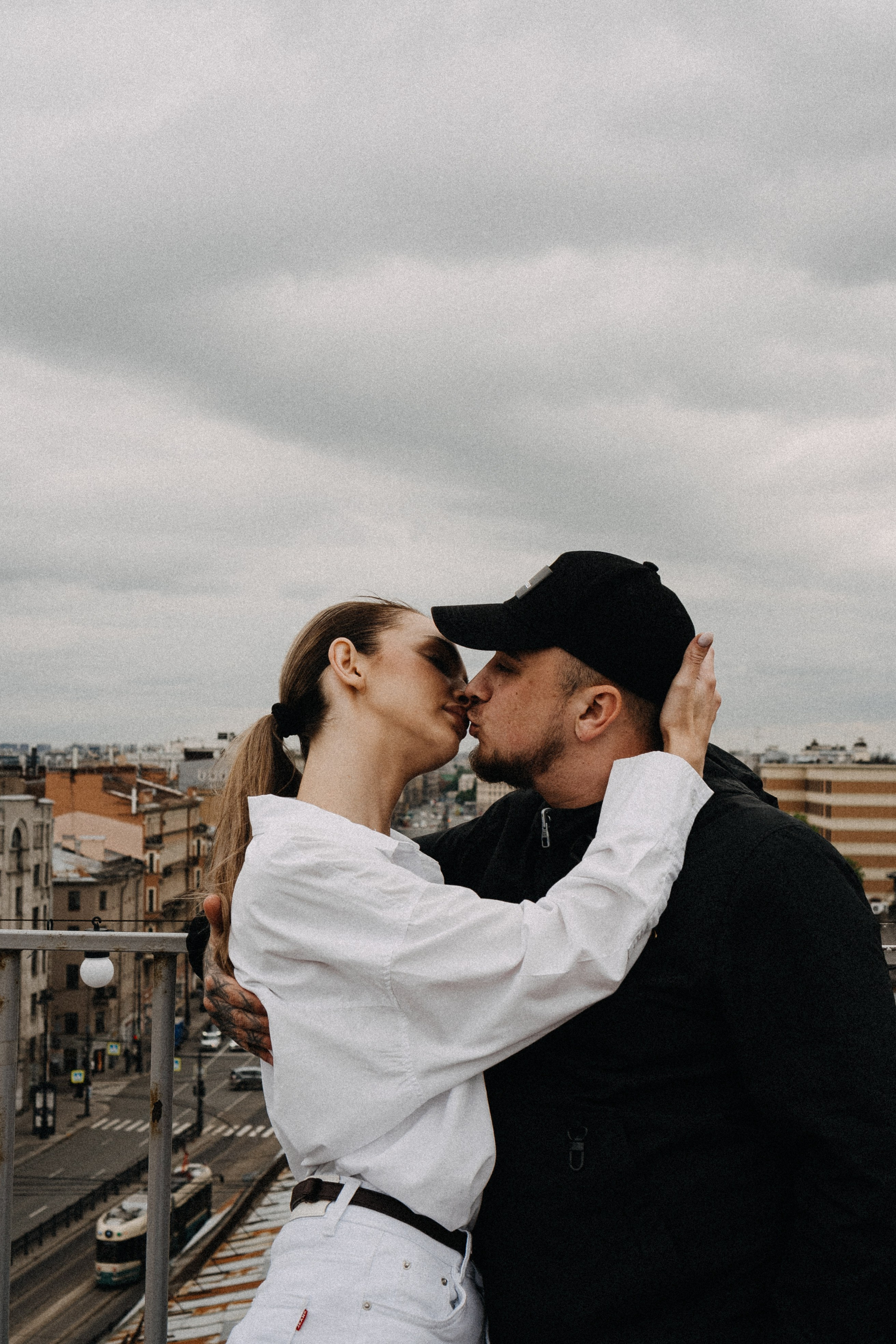 МЫ ГУЛЯЛИ ПРО КРЫШАМ ПИТЕРА. Профессиональный фотограф, Санкт-Петербург — Виктория Богомолова