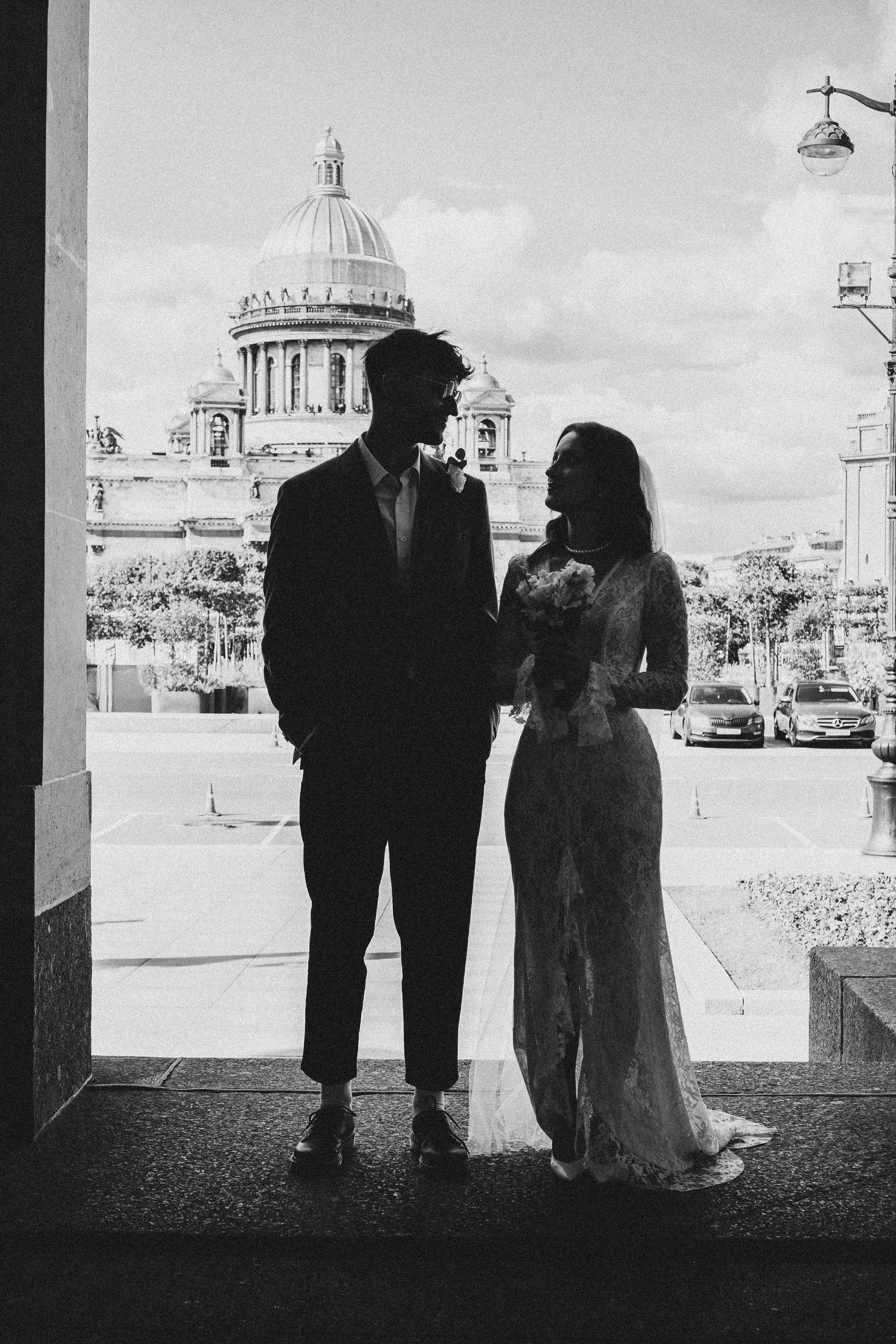 СВАДЕБНАЯ ПРОГУЛКА ВОЗЕ ИСАИКЕВСКОГО СОБОРА АСТОРИИ И ЗАКОНОДАЛЕТНОГО СОБРАНИЯ. Профессиональный фотограф, Санкт-Петербург — Виктория Богомолова