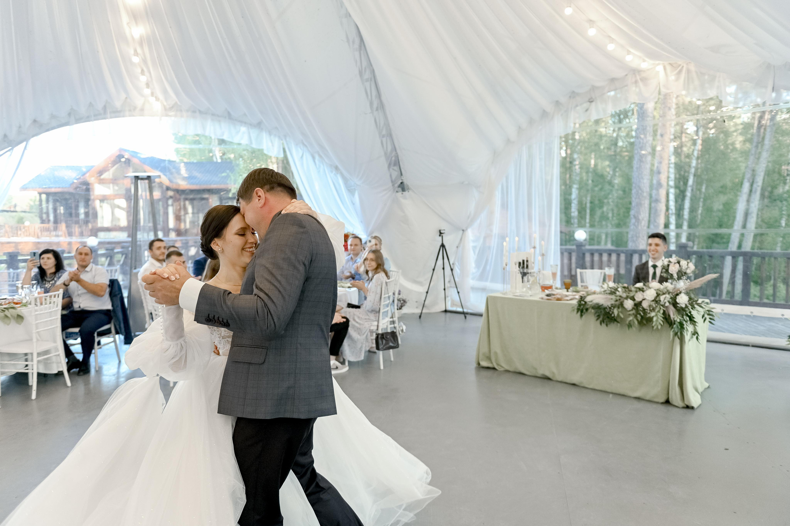 Ира и Юра. Площадка: Оленьи Пруды. Свадебный и семейный фотограф Ангелина Нусина