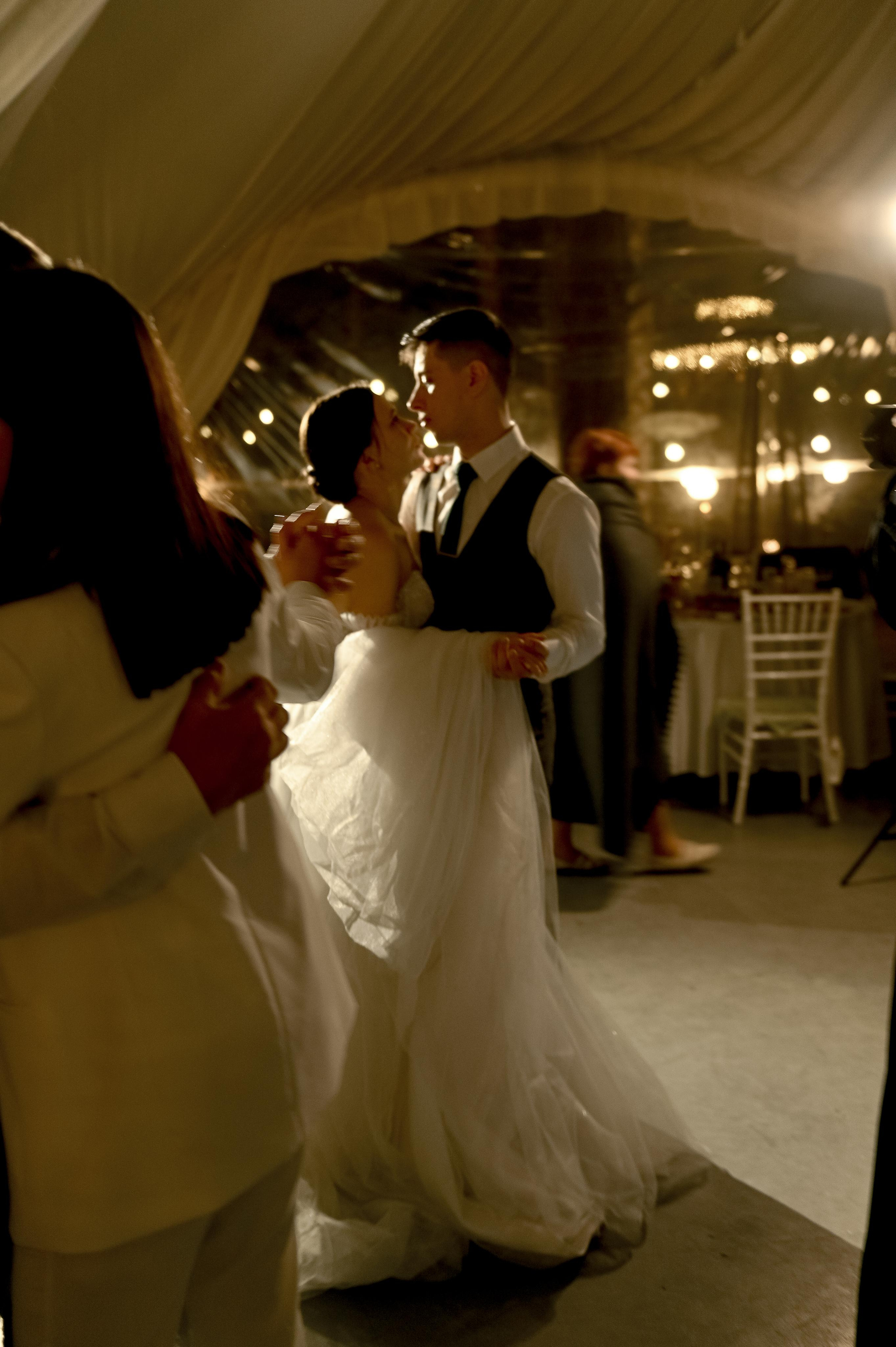 Ира и Юра. Площадка: Оленьи Пруды. Свадебный и семейный фотограф Ангелина Нусина