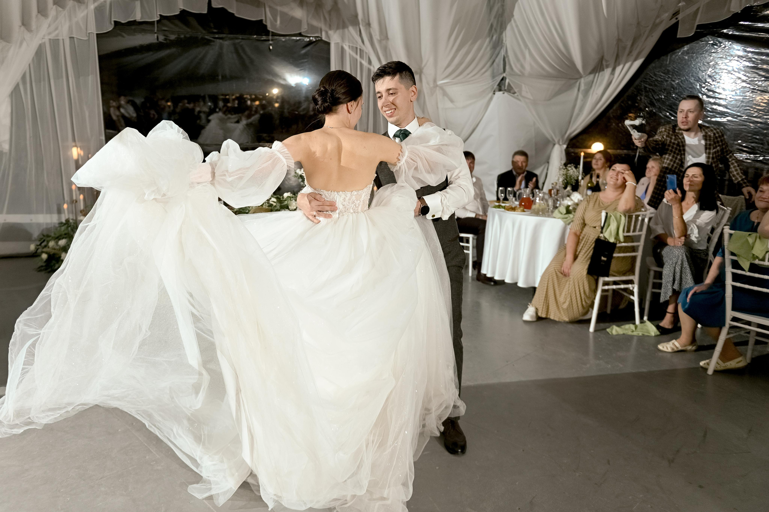 Ира и Юра. Площадка: Оленьи Пруды. Свадебный и семейный фотограф Ангелина Нусина