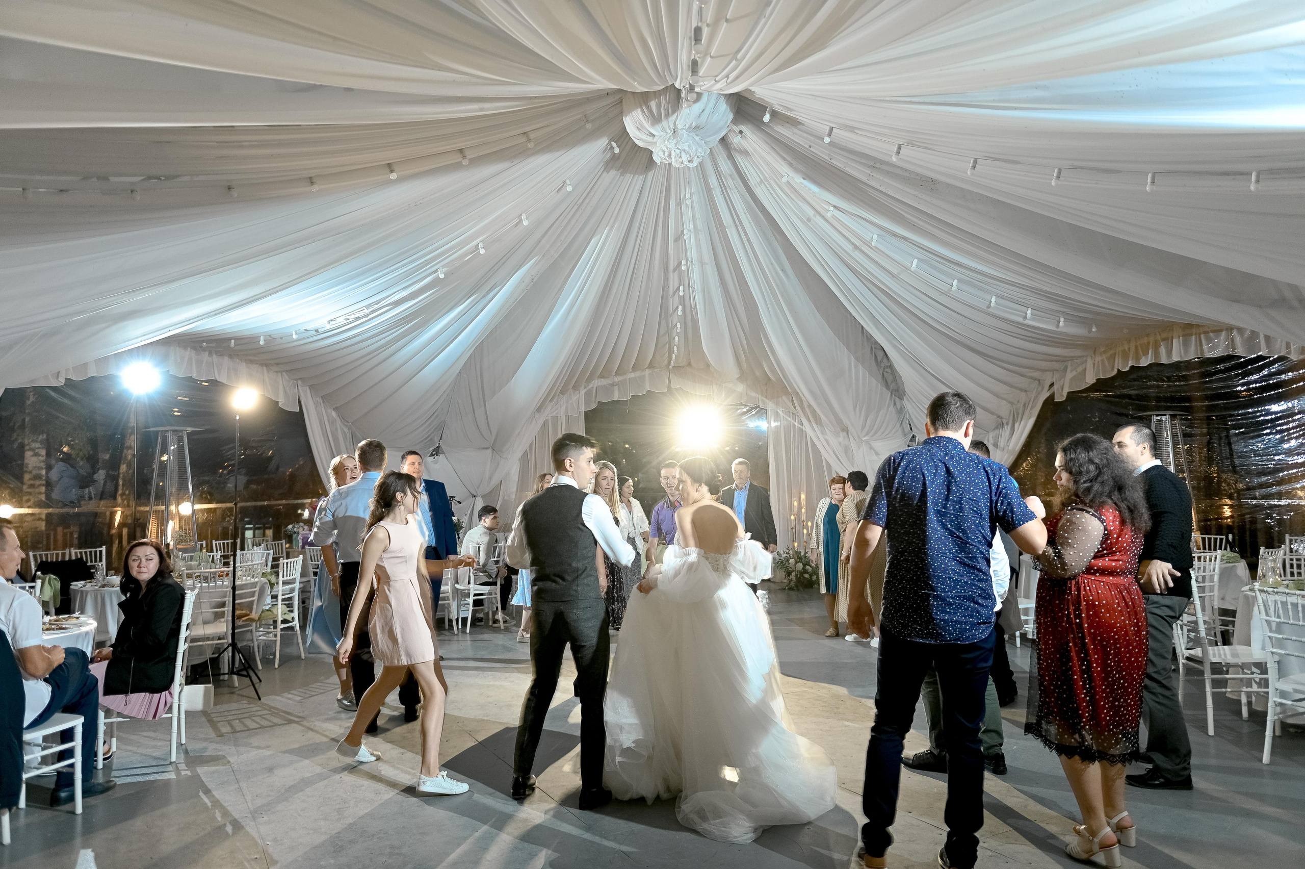 Ира и Юра. Площадка: Оленьи Пруды. Свадебный и семейный фотограф Ангелина Нусина