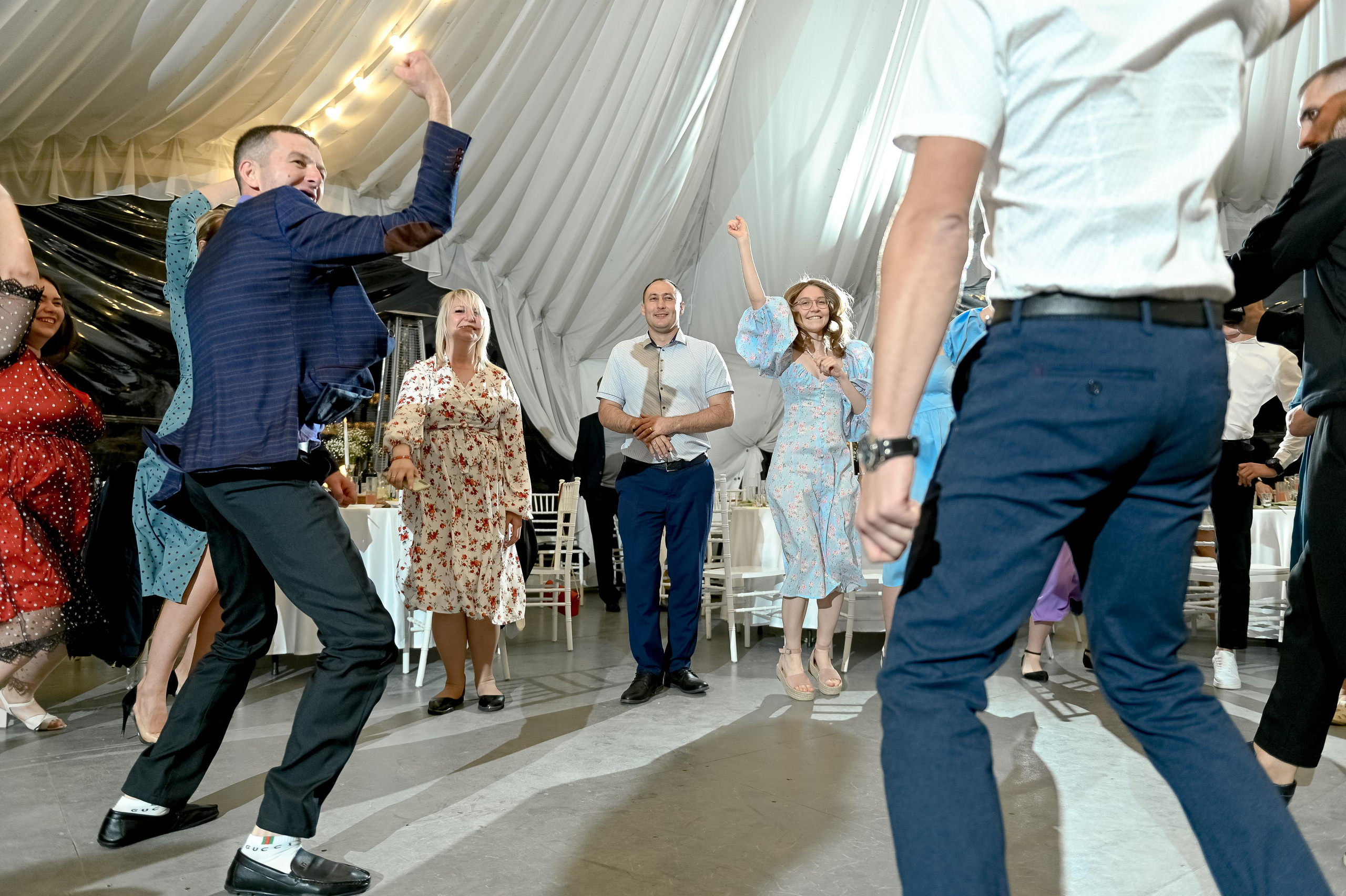 Ира и Юра. Площадка: Оленьи Пруды. Свадебный и семейный фотограф Ангелина Нусина