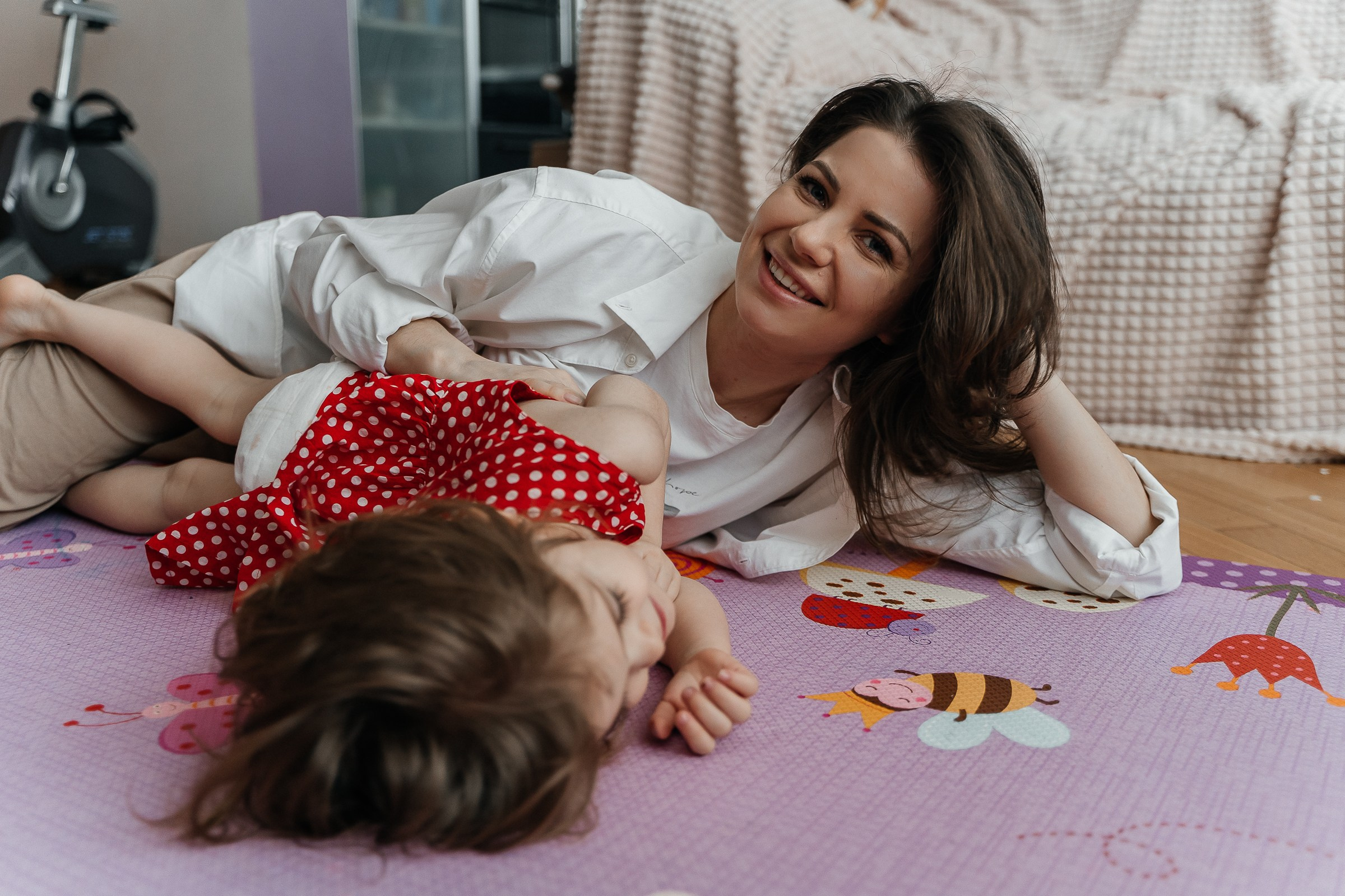 Катя и Ева семейная съемка. Семейный видеограф и фотограф Соснина Марина