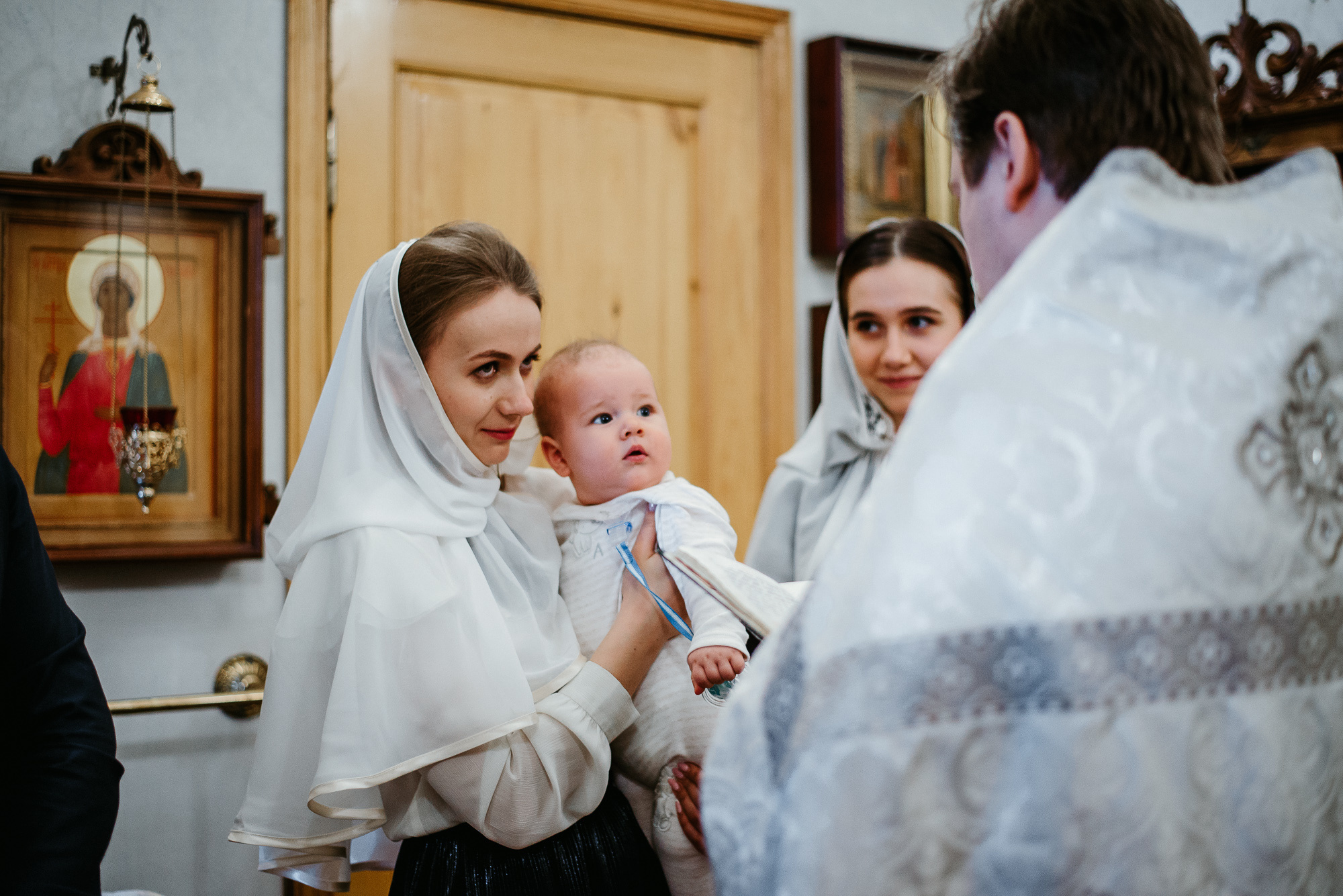 Крещение в Храме Преподобного Сергия Радонежского в Бусинове. Семейный фотограф в г.Москве Катя Норм