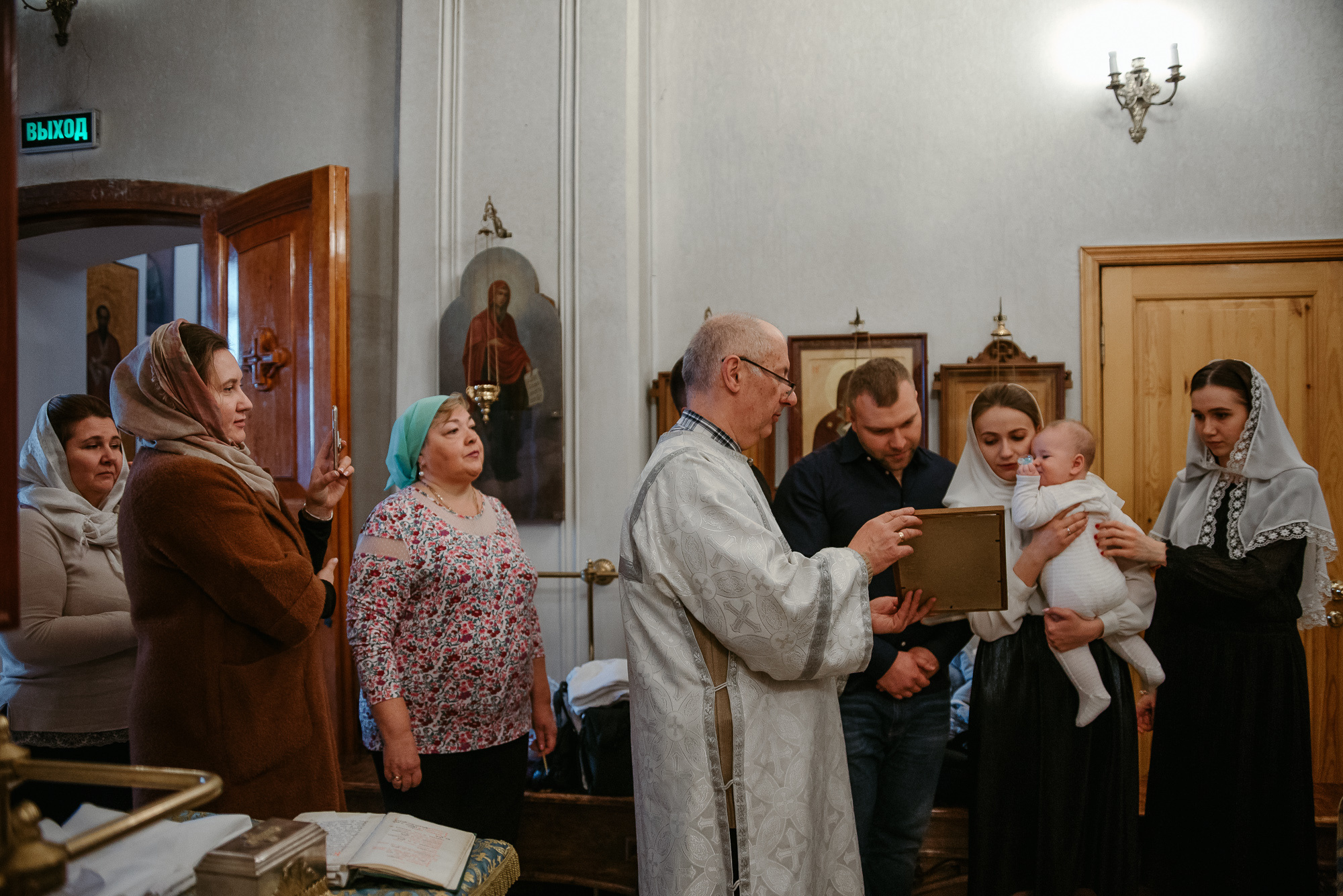 Крещение в Храме Преподобного Сергия Радонежского в Бусинове. Семейный фотограф в г.Москве Катя Норм