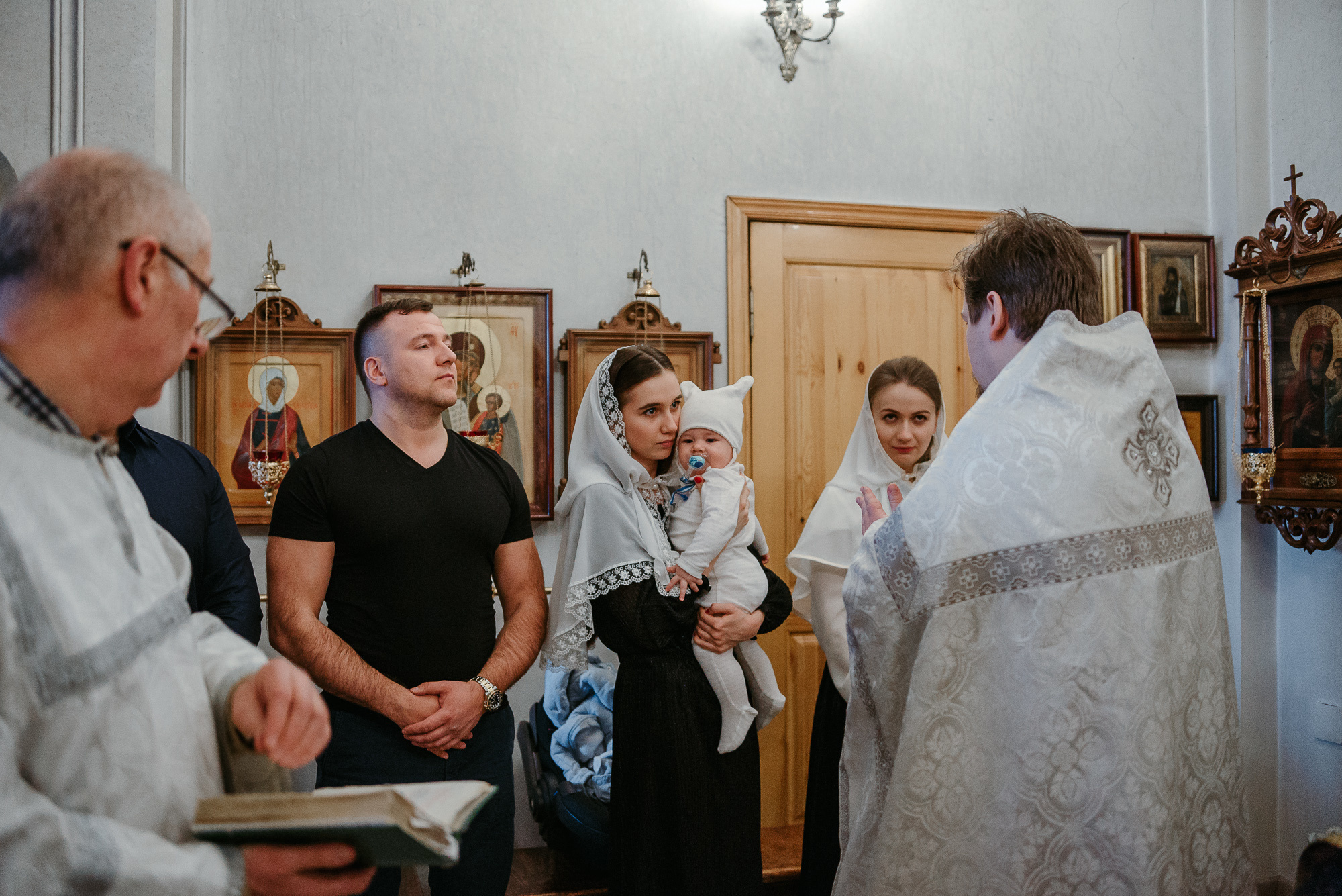 Крещение в Храме Преподобного Сергия Радонежского в Бусинове. Семейный фотограф в г.Москве Катя Норм