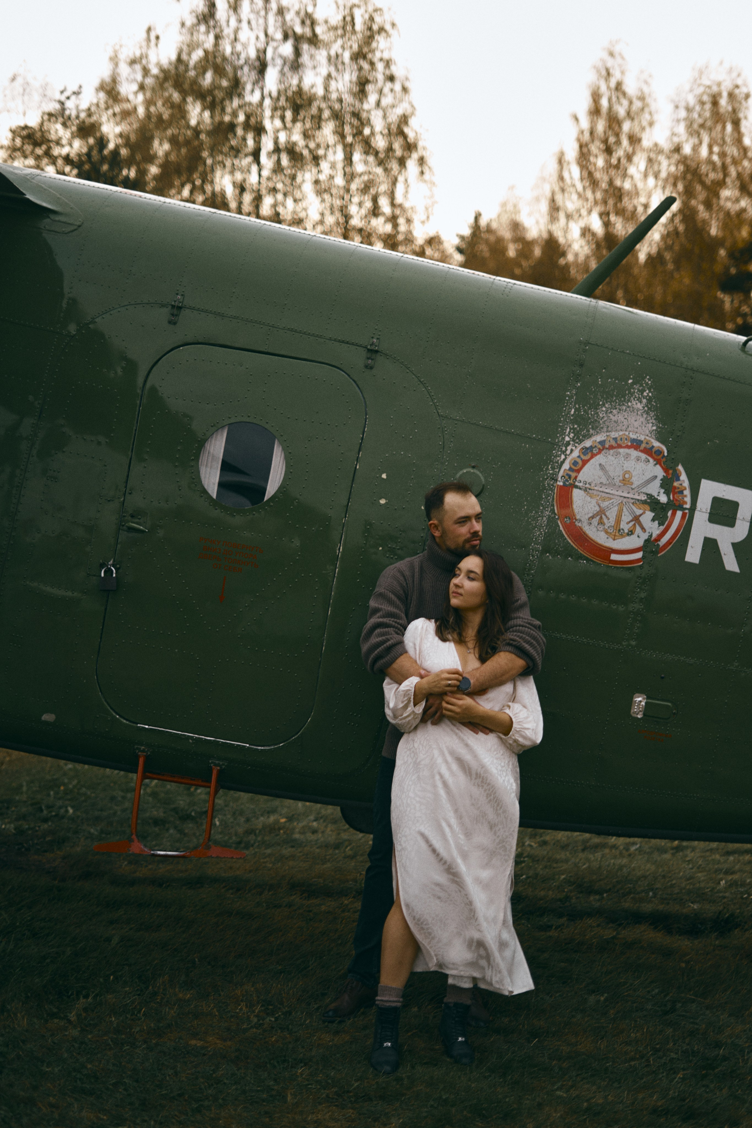 Самолеты, аэродром и двое. Фотограф Киров Анжелика Некрасова