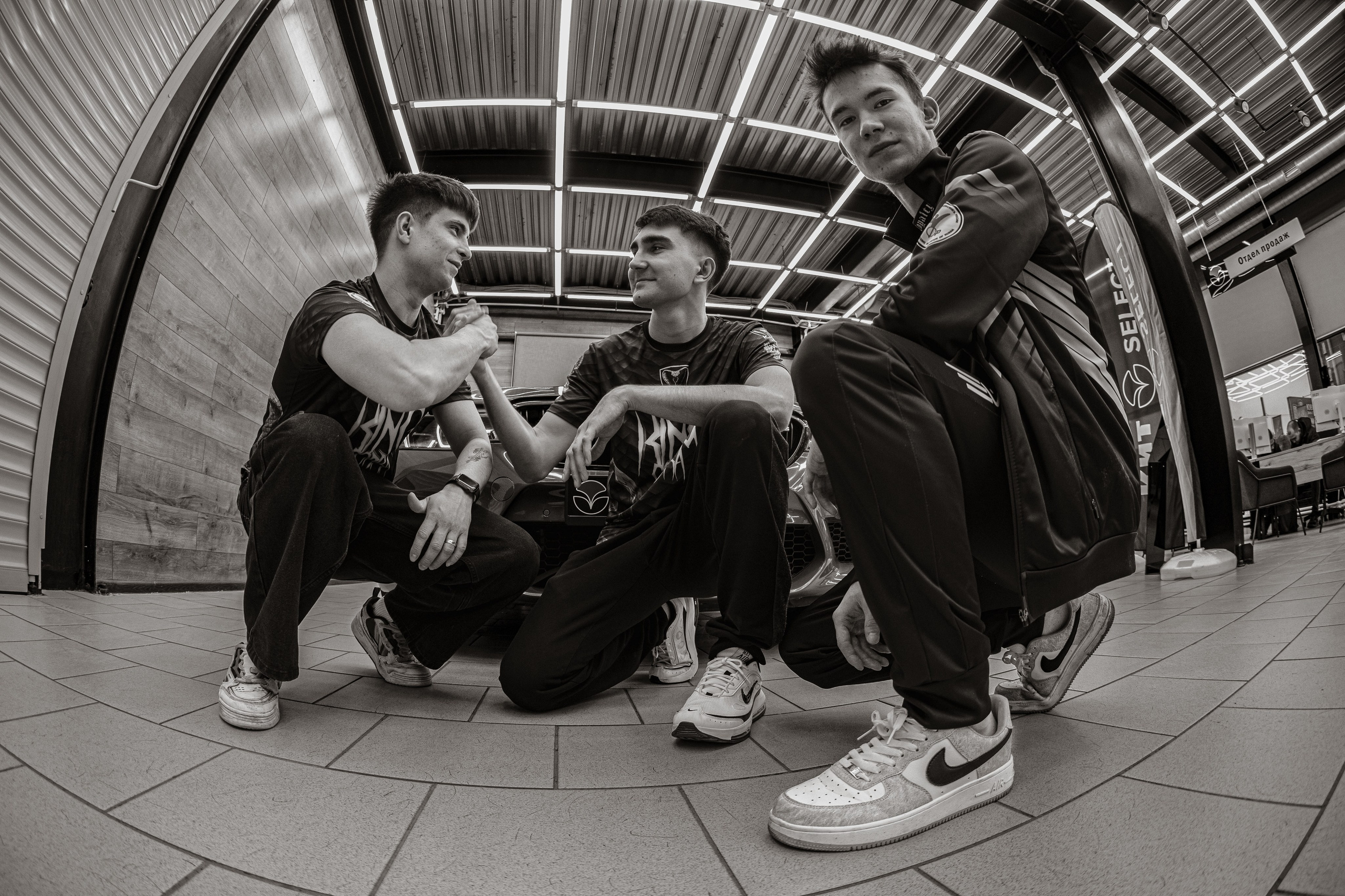 Автосалон КИТ и спортивная команда KINGCobra фотосессия. Бизнес фотограф Ижевск — Назаров Роман