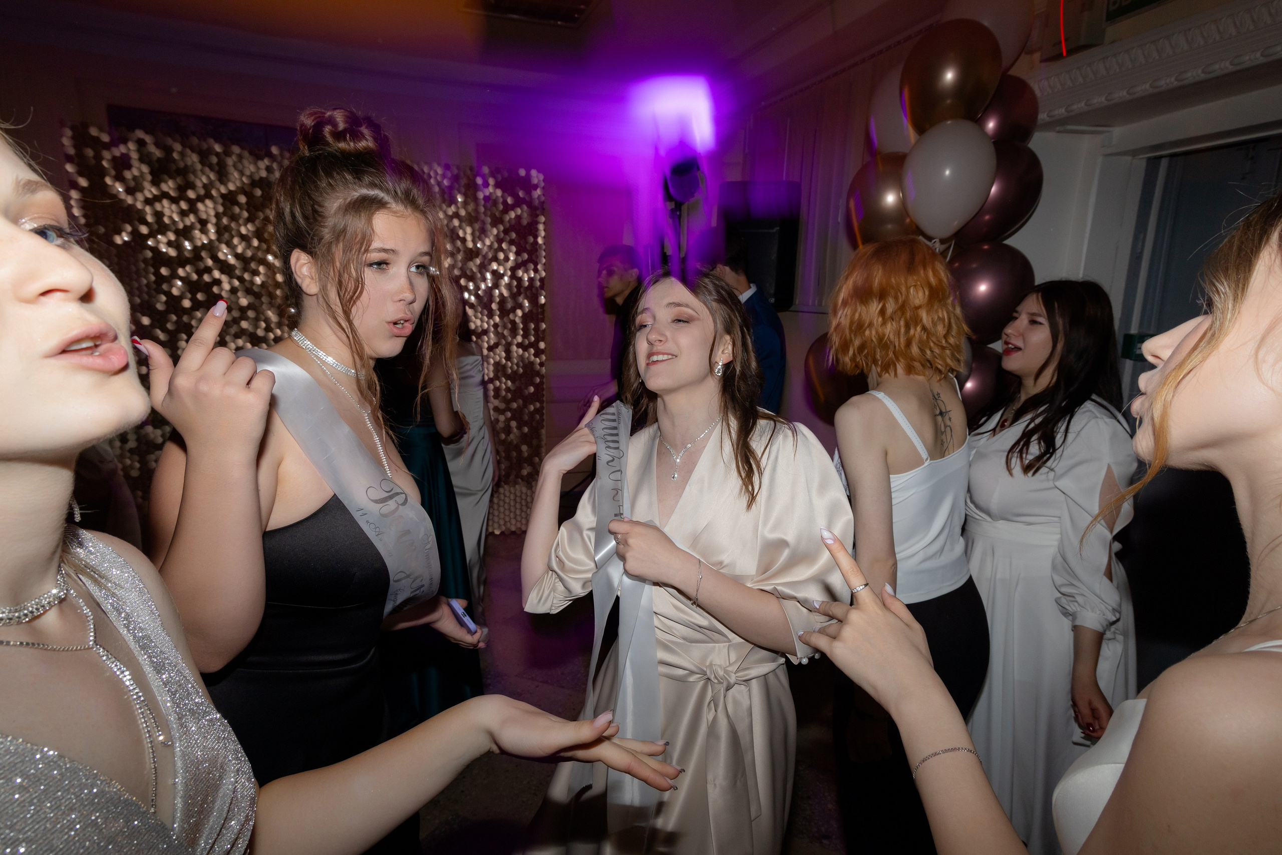 Школьный выпускной 2024 год в Соколе (Минск). Свадебный фотограф в Минске/Беларуси Сергей Спиридонов