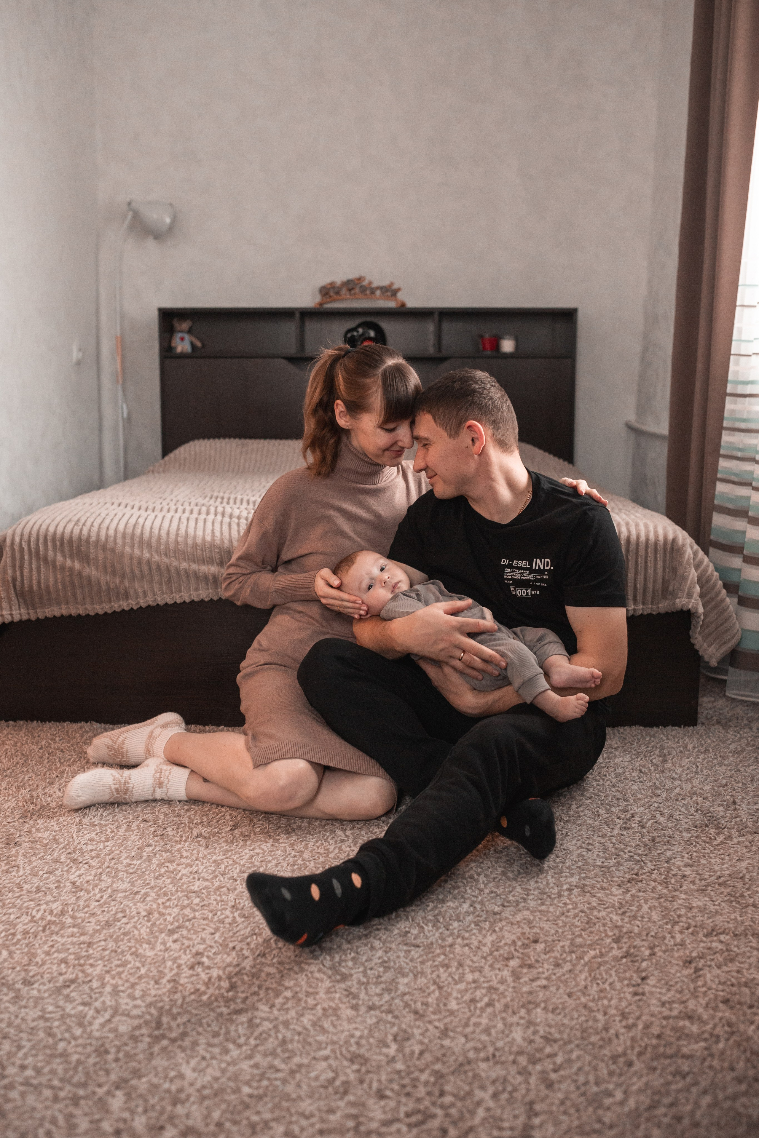 #фотографтольятти #фотографтлт #семейнаяфотосессия #домашняяфотосессиятольятти #мамытольятти #тлт #тольятти #фотоистория #семейныетрадиции #новогодняяфотосессиятольятти #фотограф